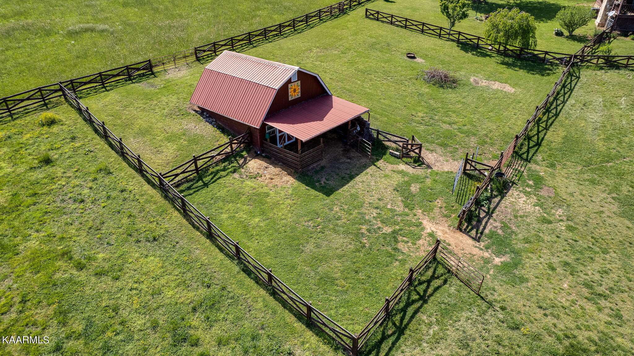 8527 Tazewell Pike Corryton TN 37721