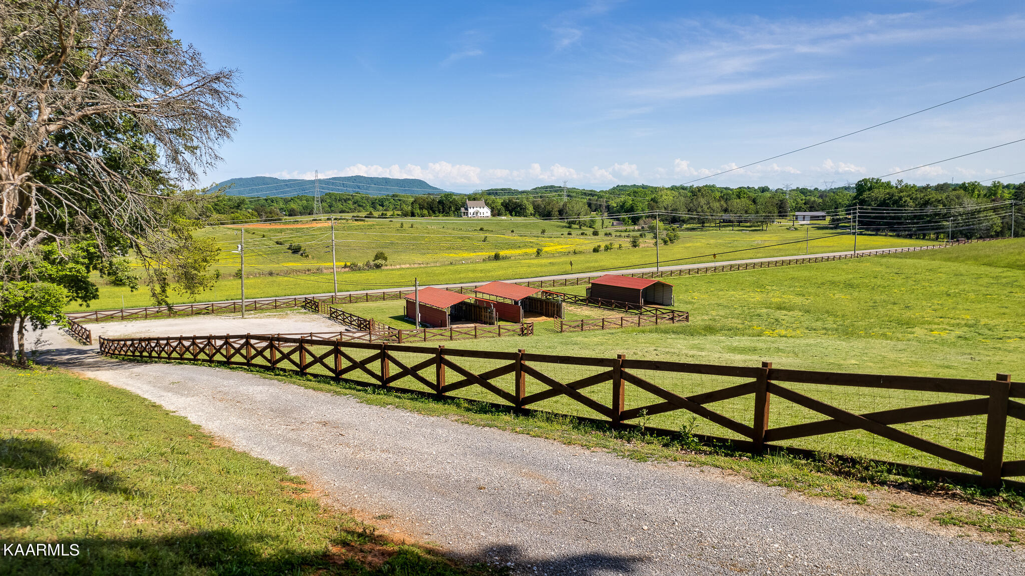 8527 Tazewell Pike Corryton TN 37721
