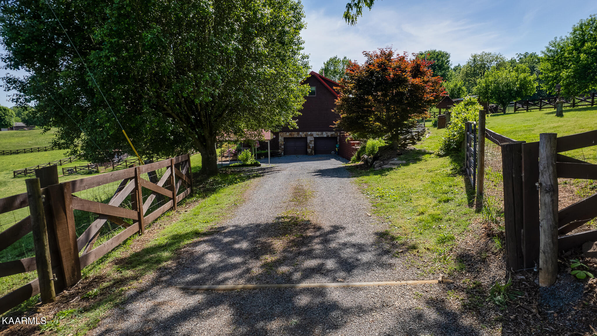 8527 Tazewell Pike Corryton TN 37721