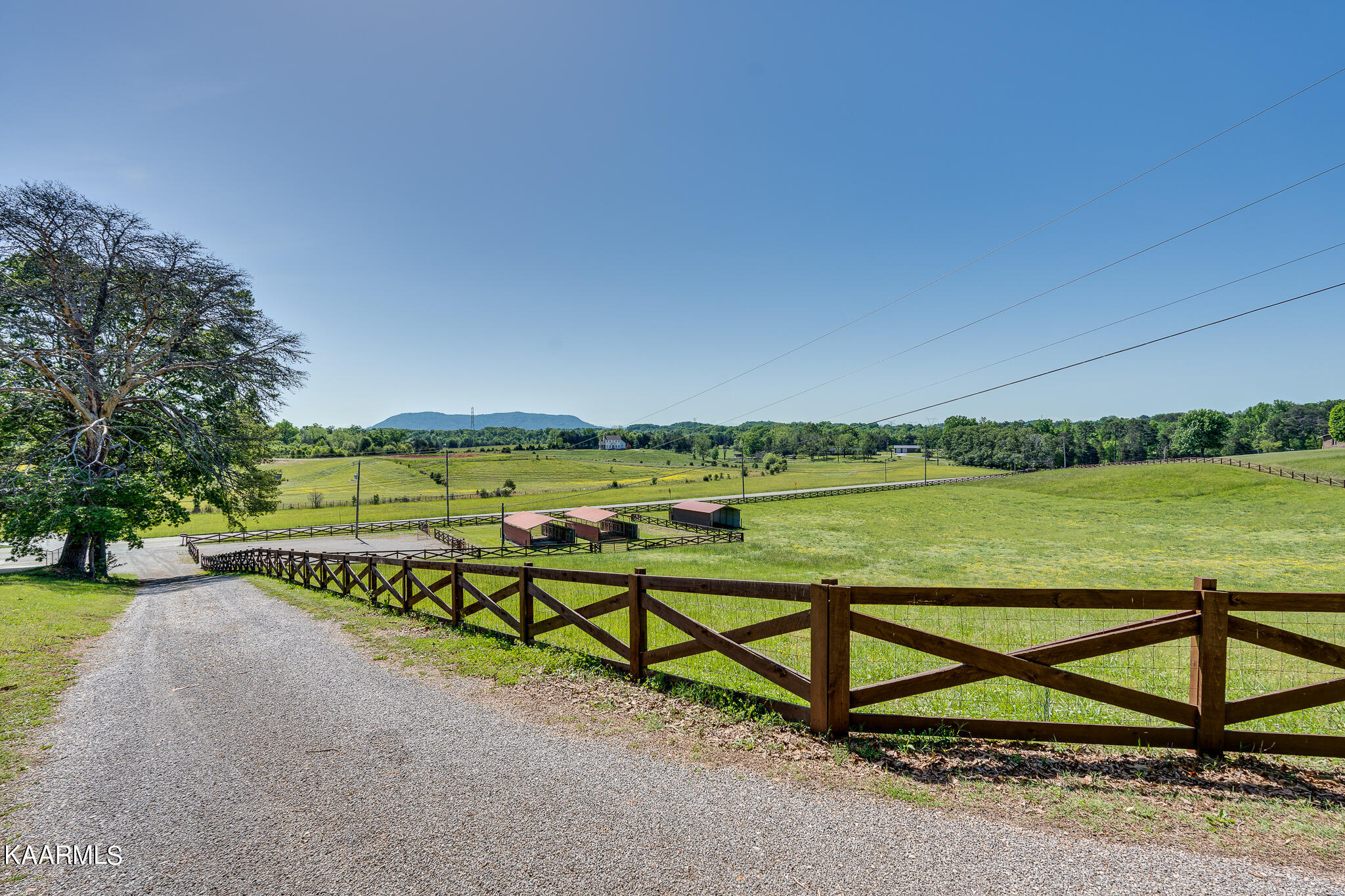8527 Tazewell Pike Corryton TN 37721