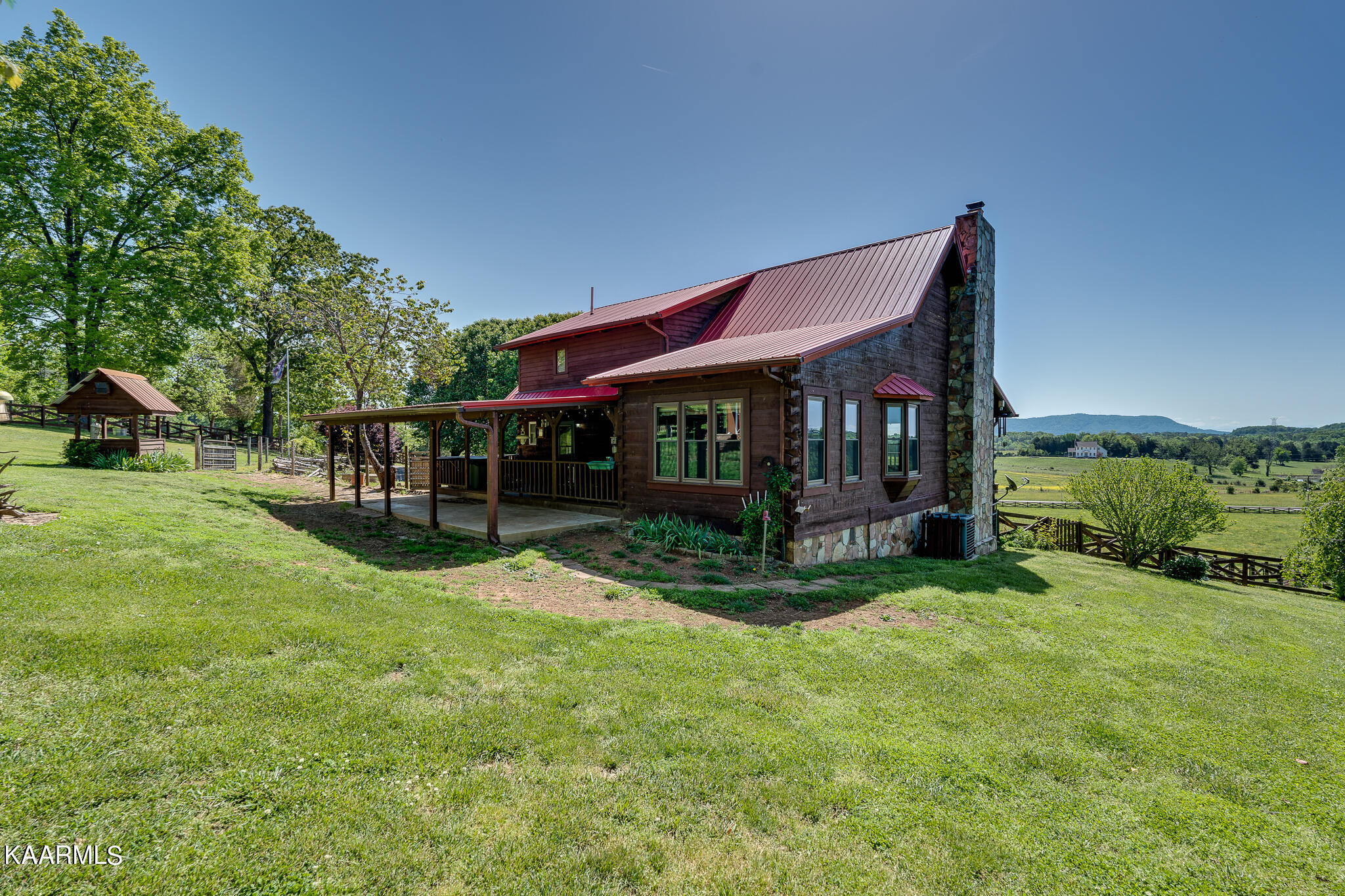 8527 Tazewell Pike Corryton TN 37721
