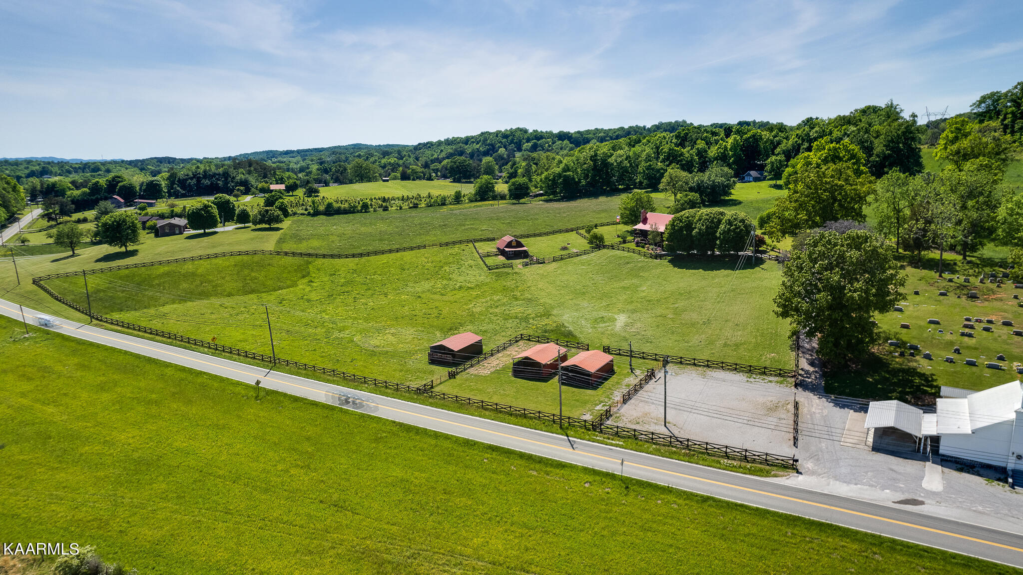 8527 Tazewell Pike Corryton TN 37721