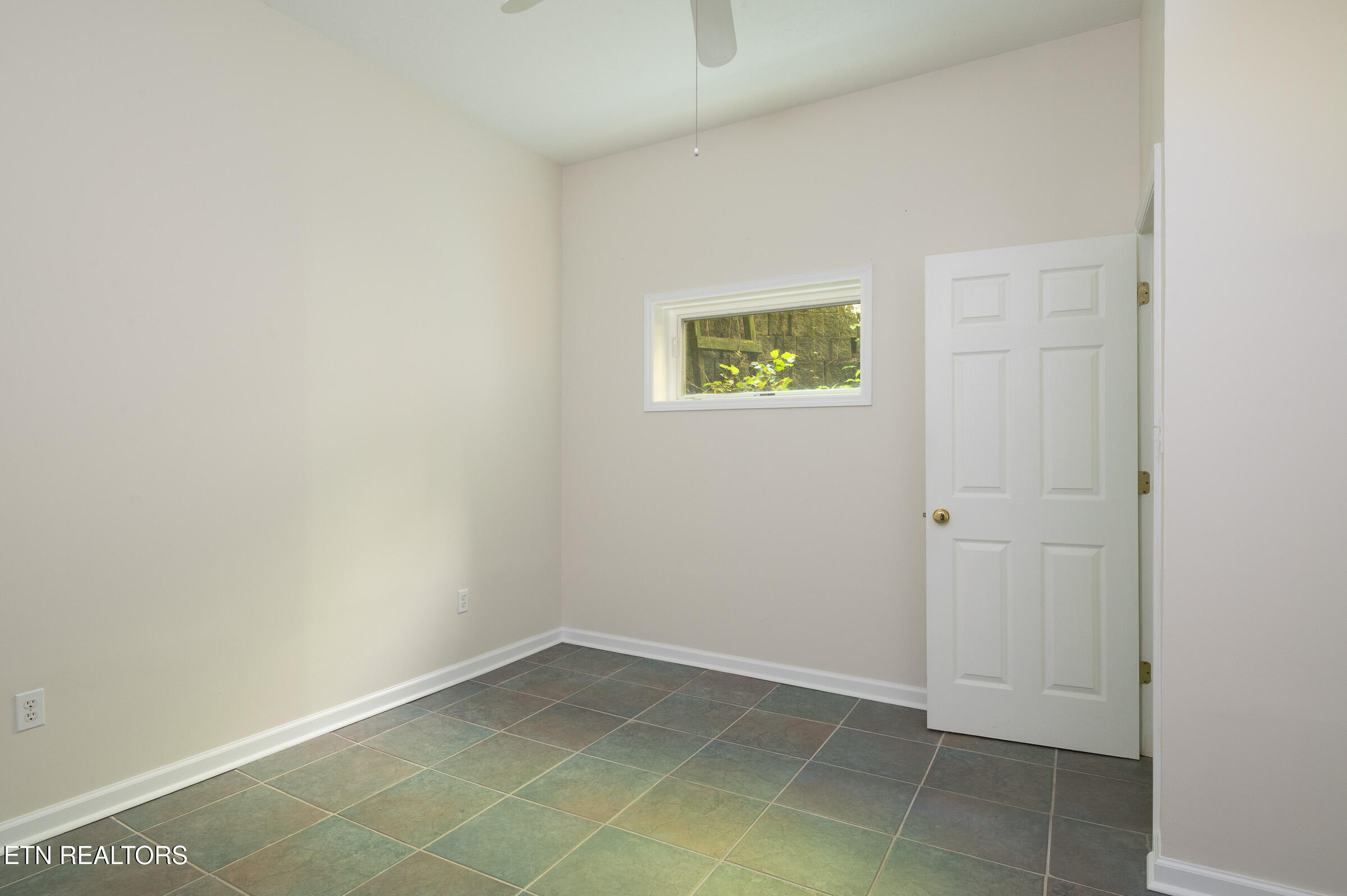 383 Maiden Lane Speedwell TN 37870