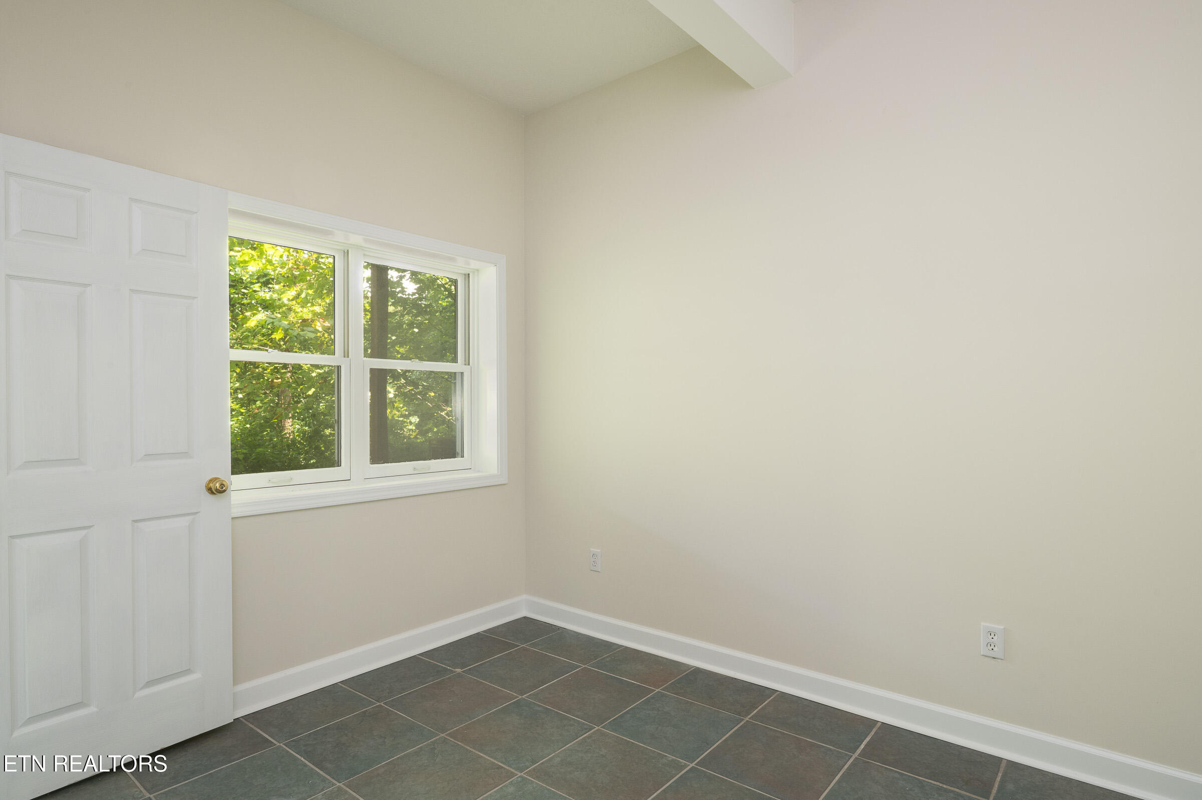 383 Maiden Lane Speedwell TN 37870