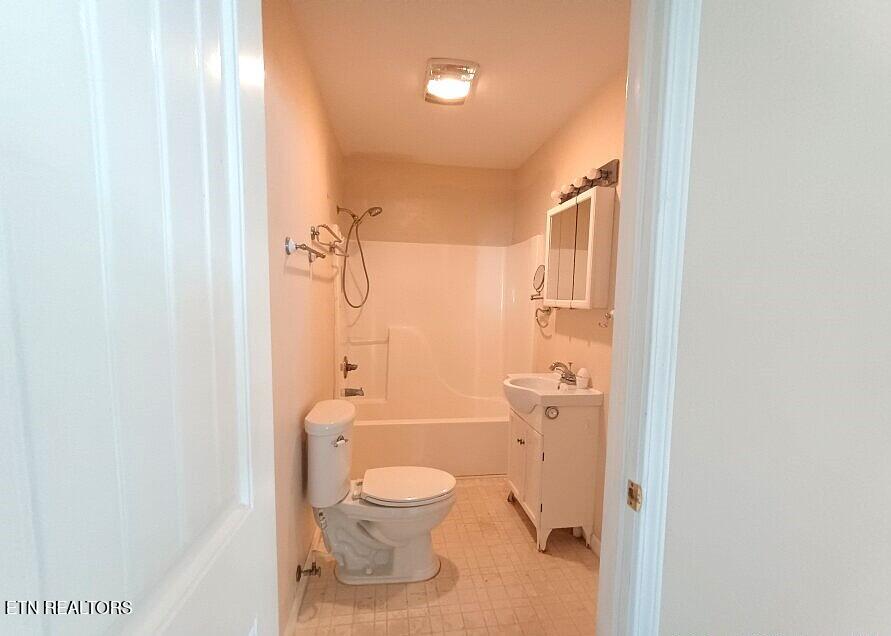 577 Monroe Street Madisonville TN 37354