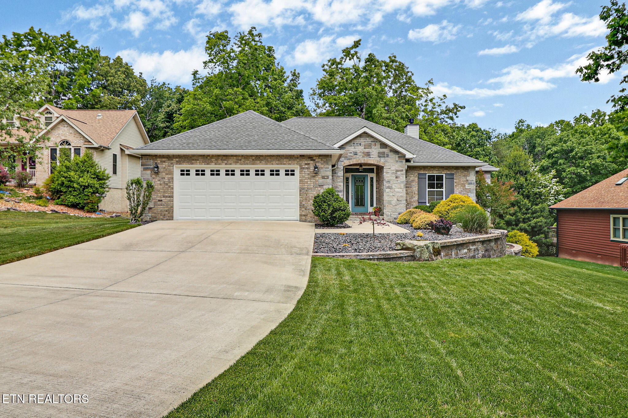 10 Brooks Lane Crossville TN 38558