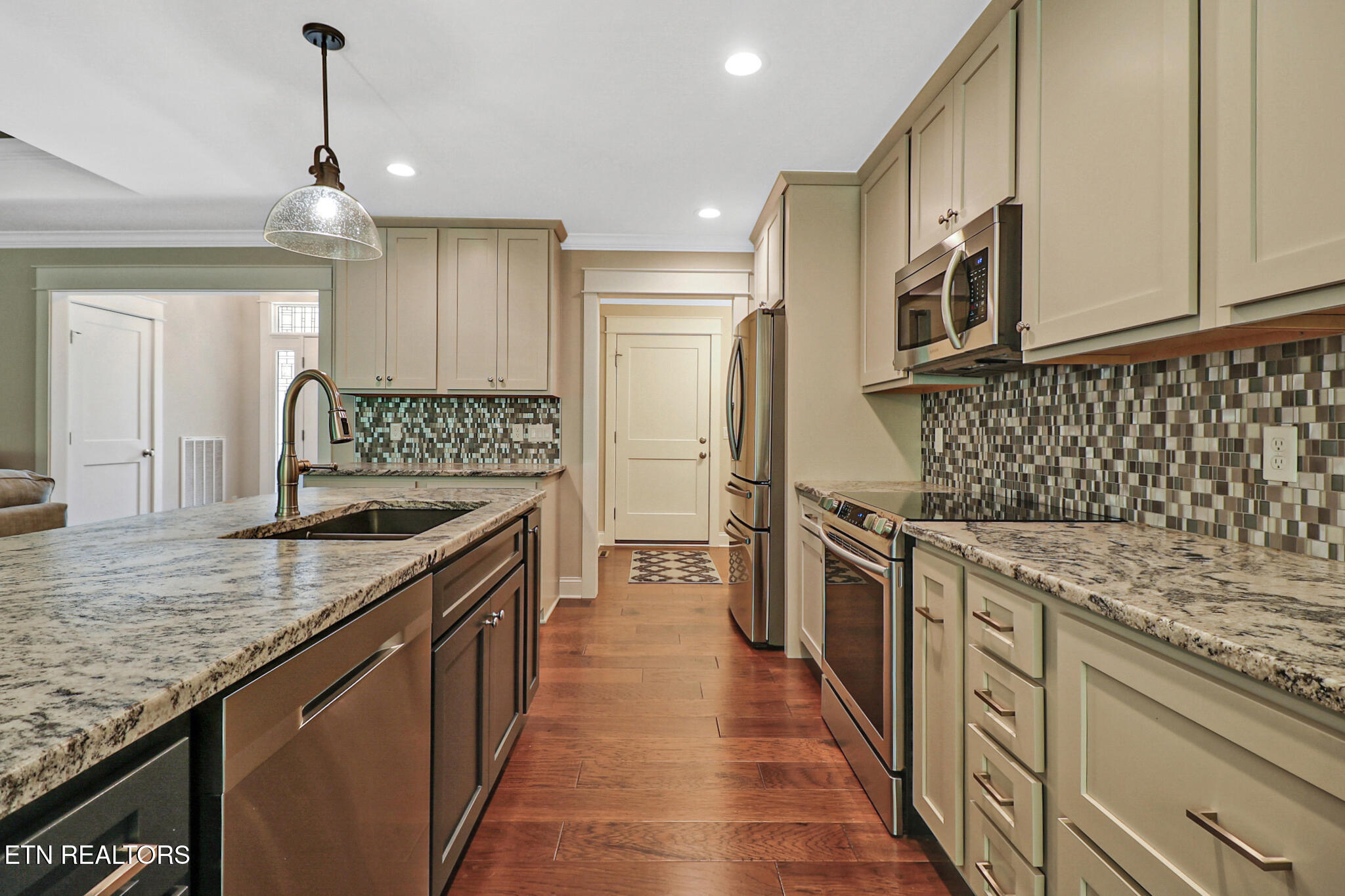 10 Brooks Lane Crossville TN 38558