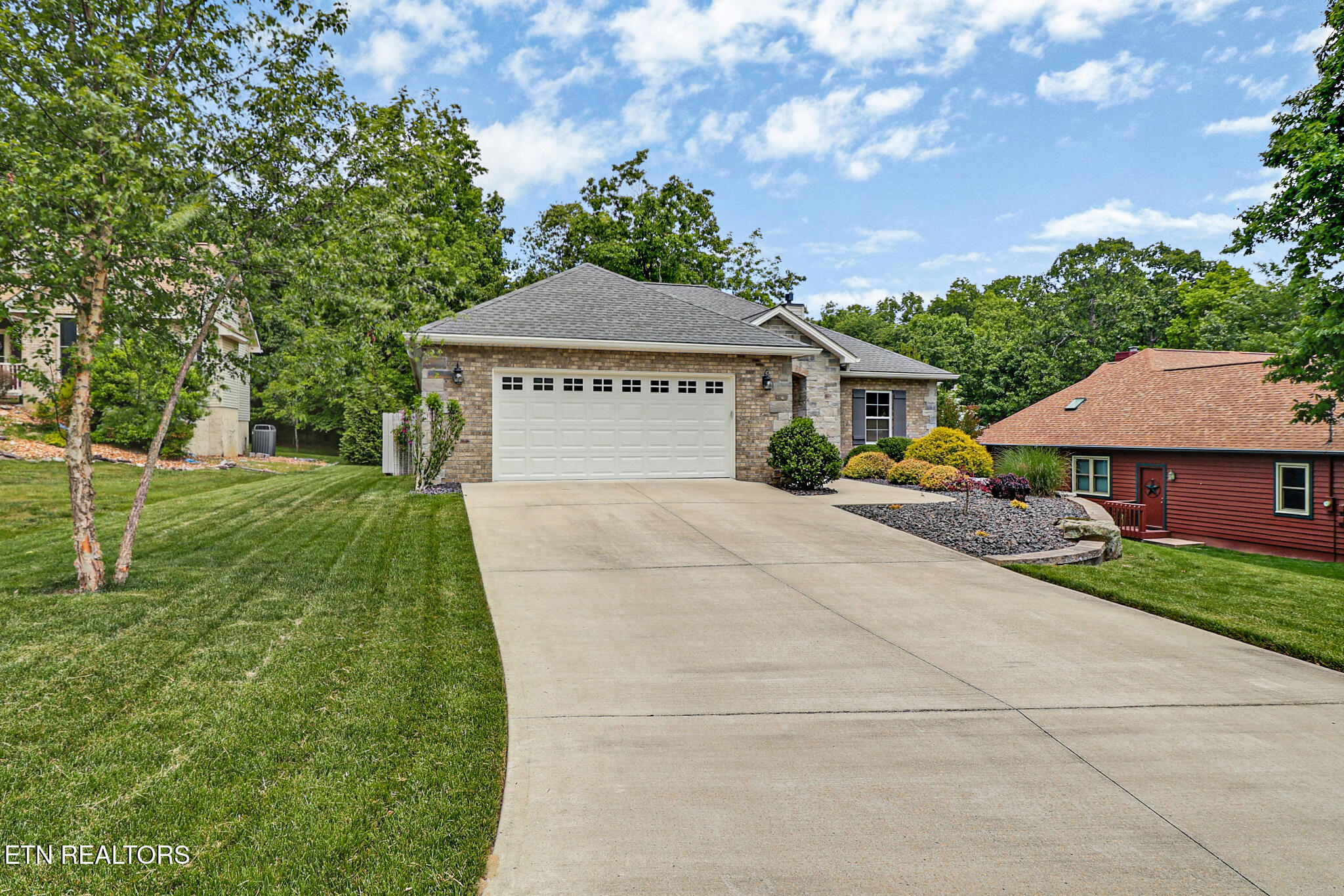 10 Brooks Lane Crossville TN 38558