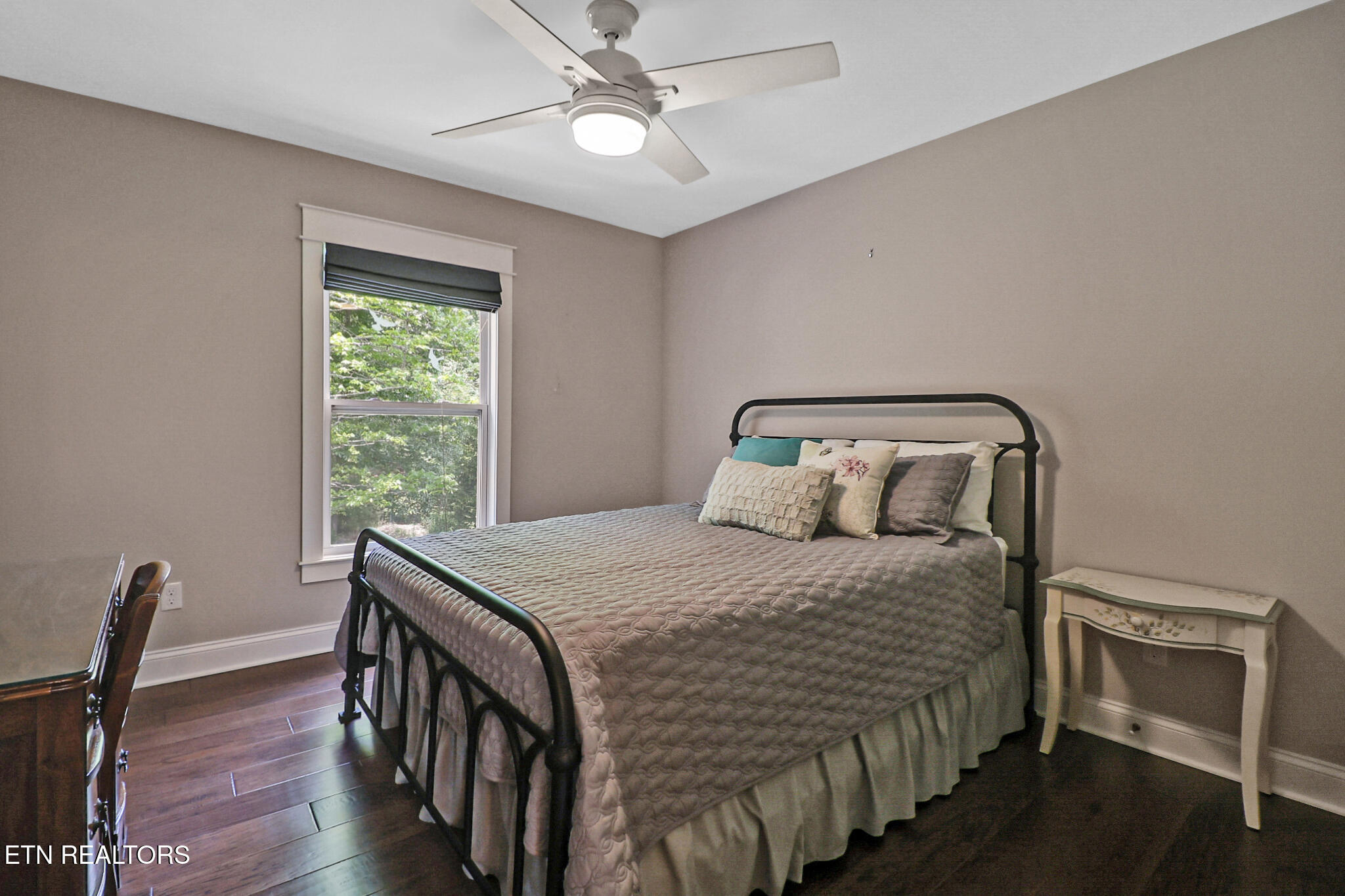 10 Brooks Lane Crossville TN 38558