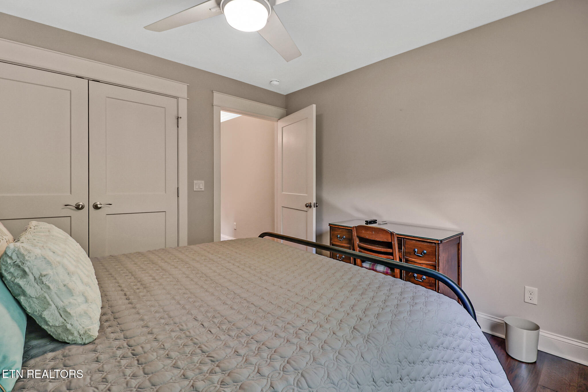 10 Brooks Lane Crossville TN 38558