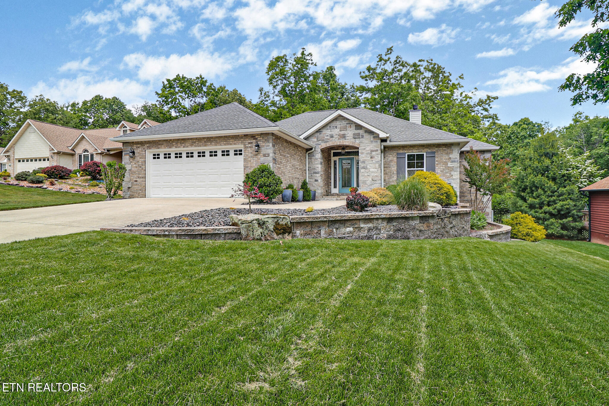 10 Brooks Lane Crossville TN 38558
