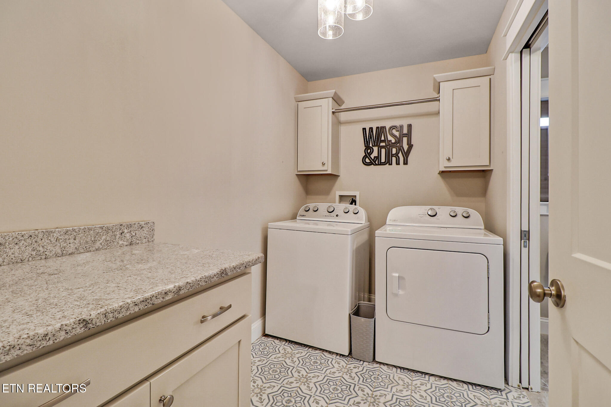 10 Brooks Lane Crossville TN 38558