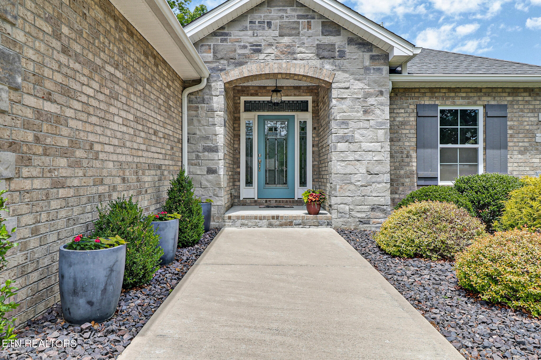 10 Brooks Lane Crossville TN 38558