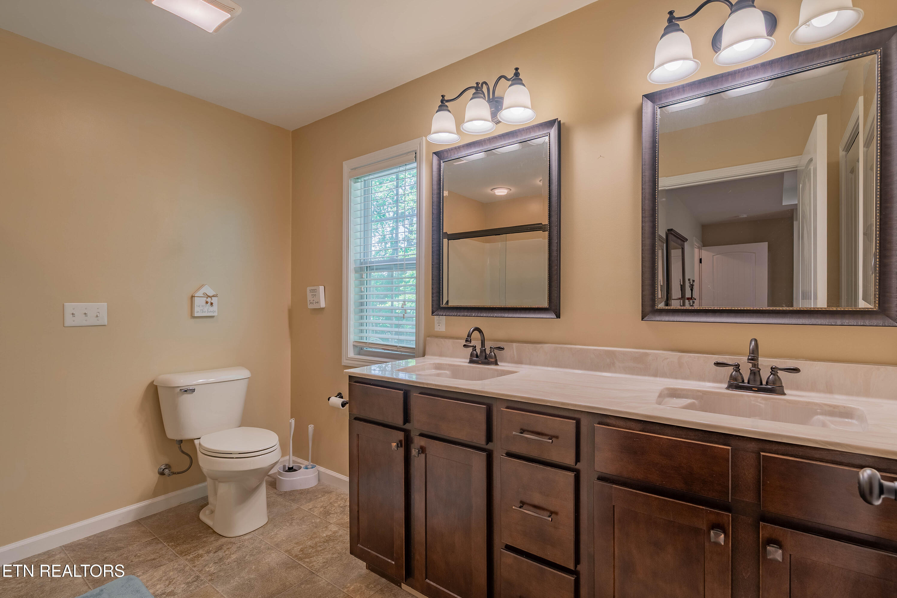 379 Hilltop Drive Crossville TN 38555