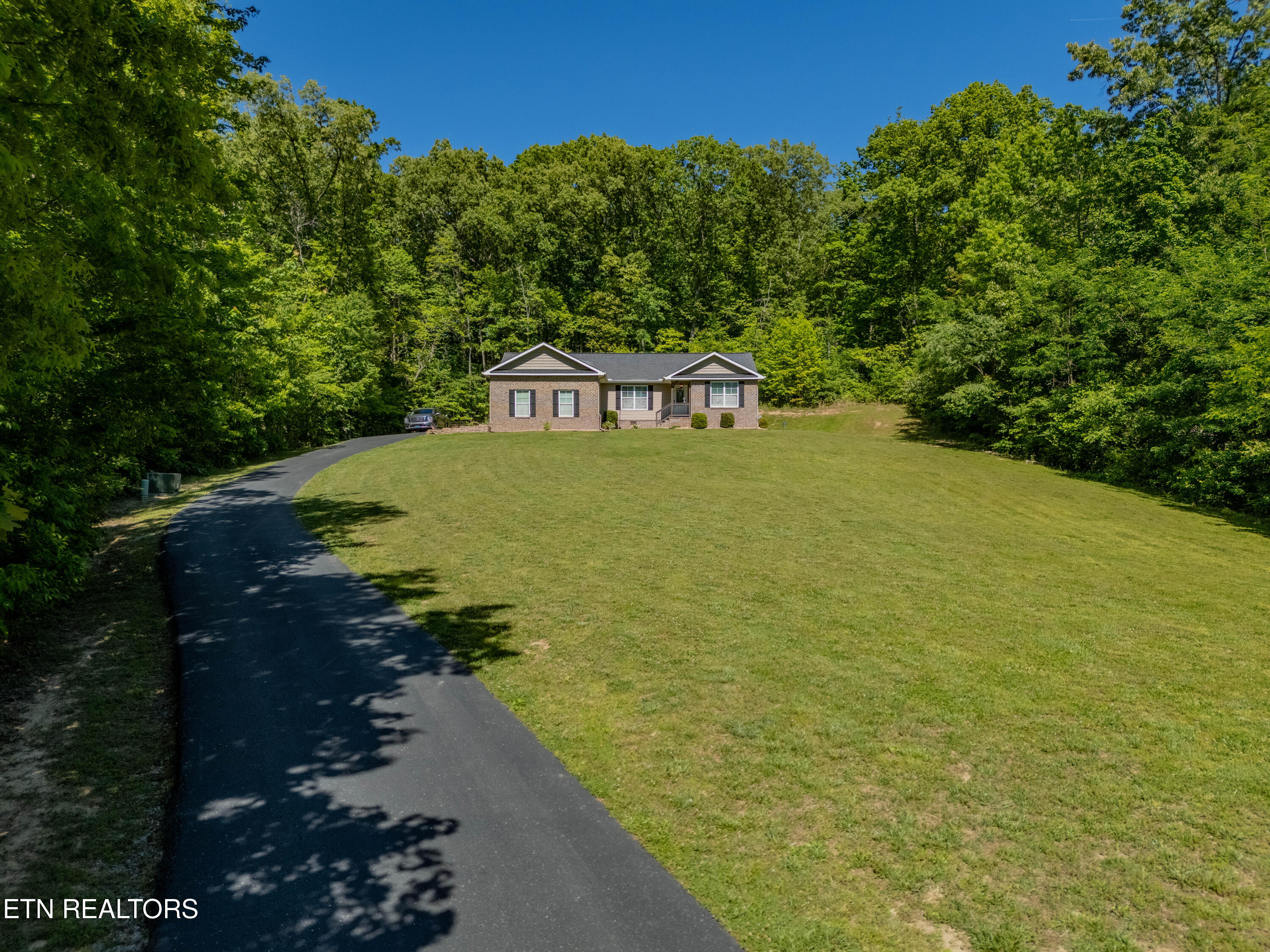 379 Hilltop Drive Crossville TN 38555
