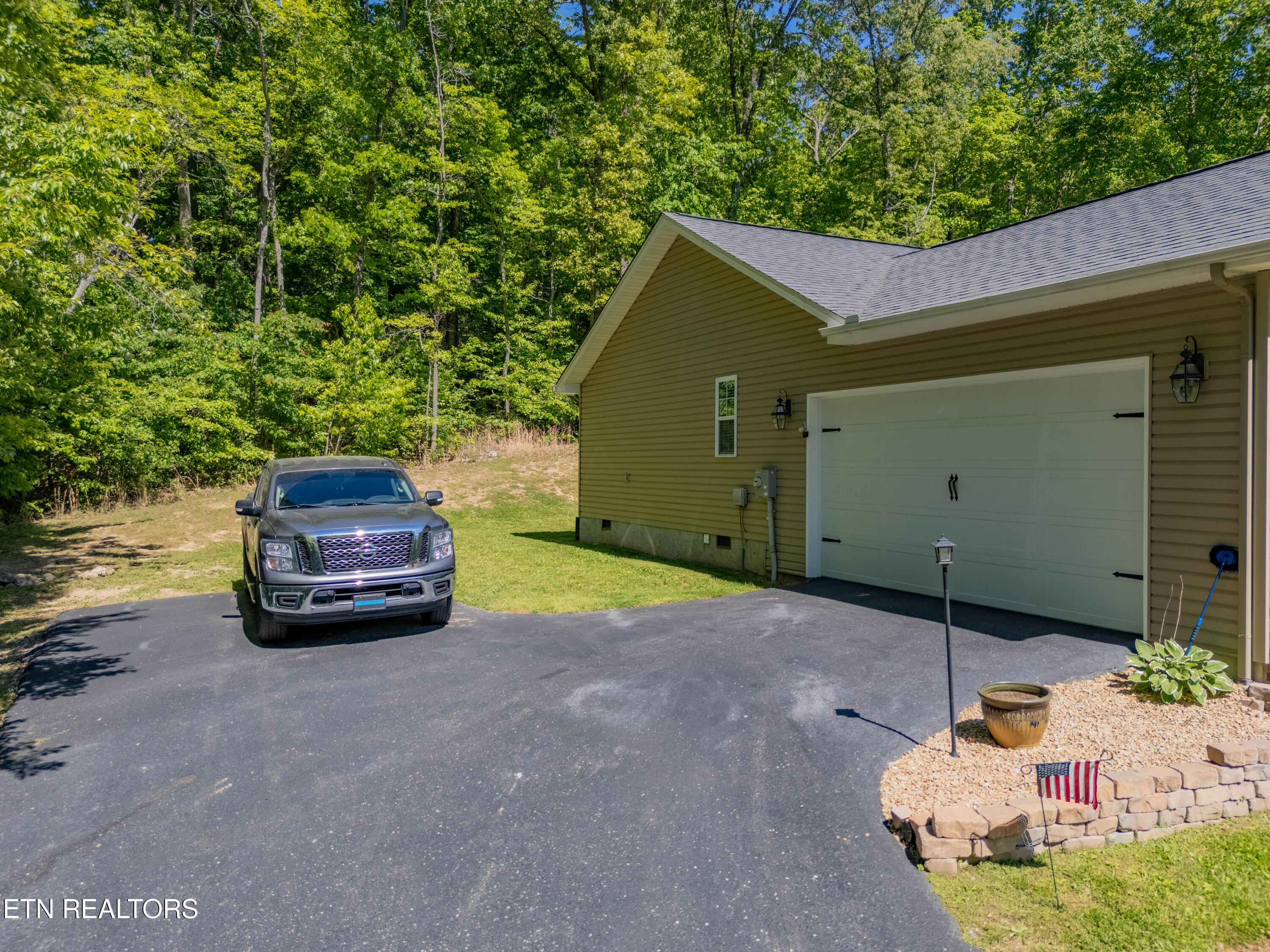 379 Hilltop Drive Crossville TN 38555