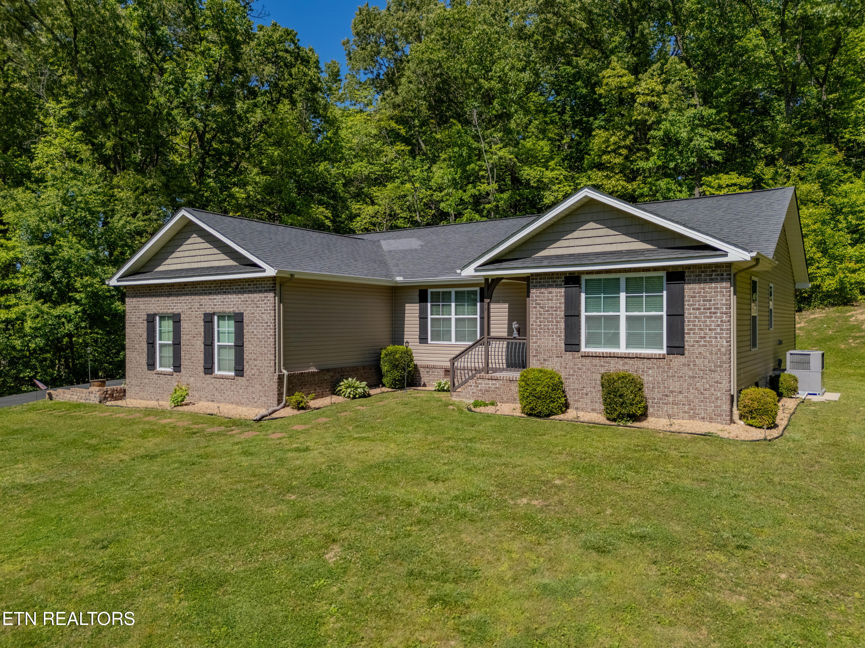379 Hilltop Drive Crossville TN 38555