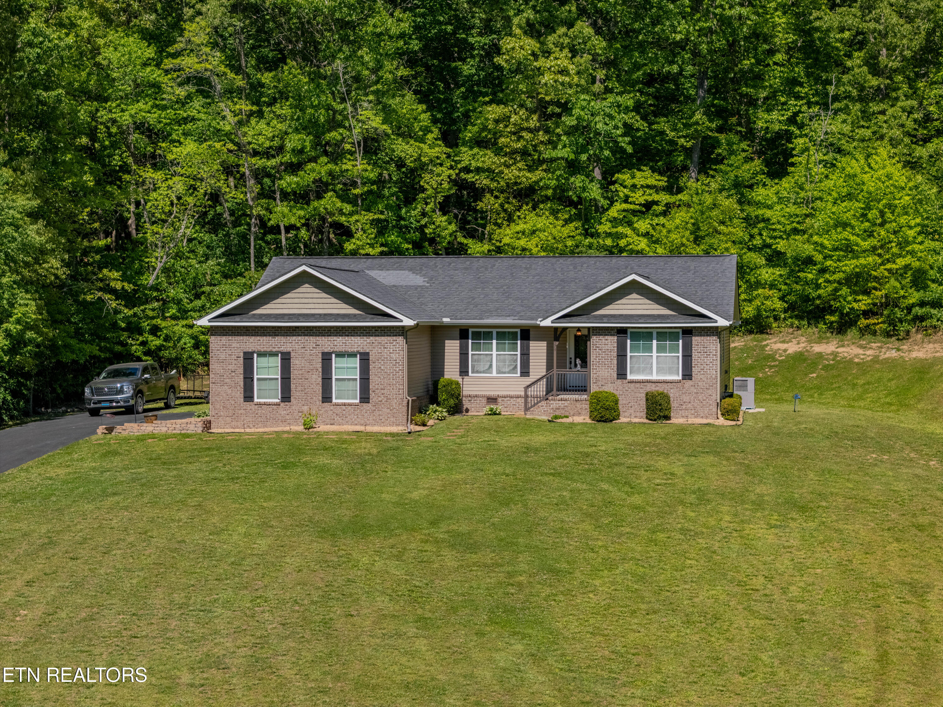 379 Hilltop Drive Crossville TN 38555