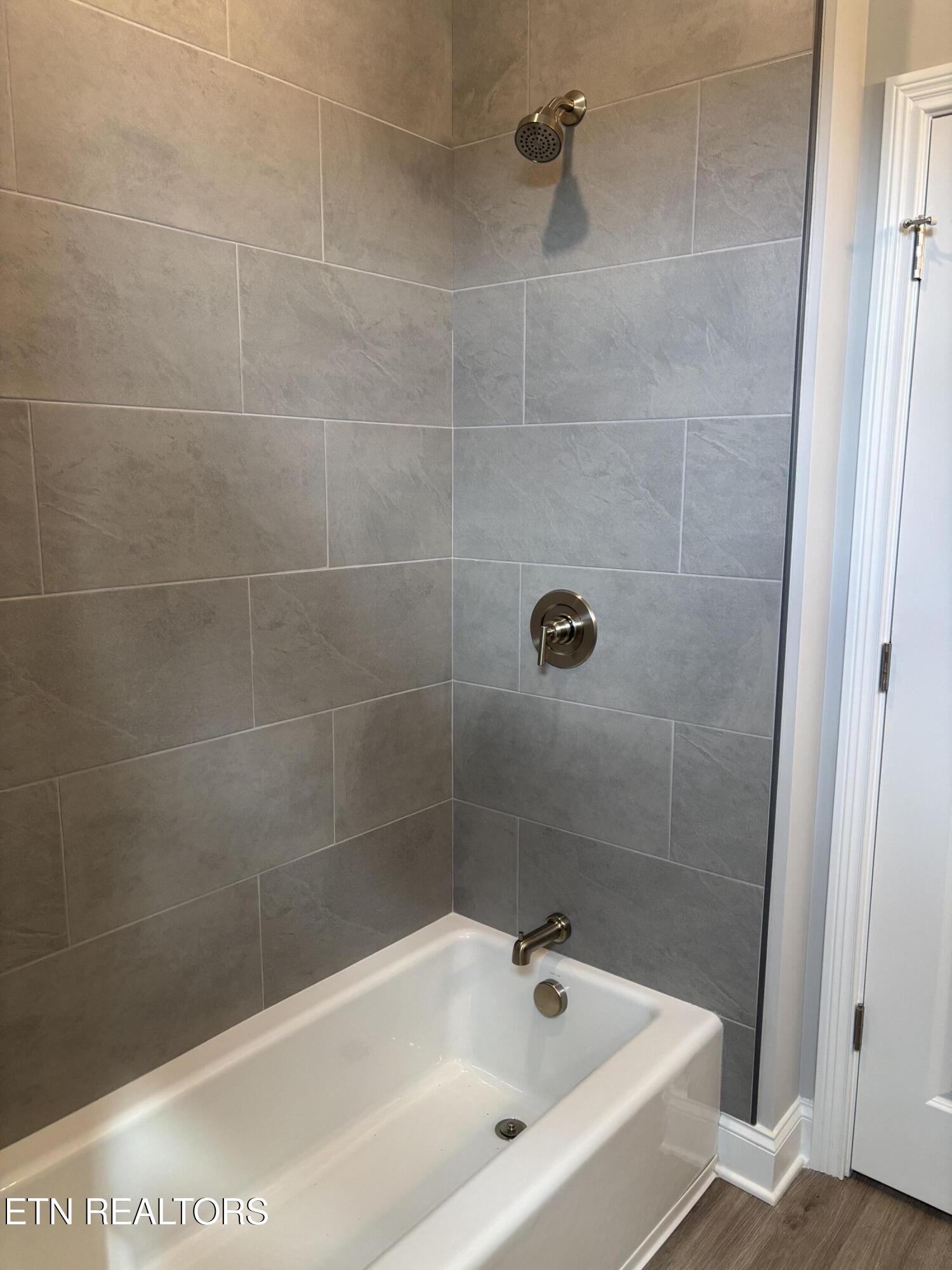 152 Honeysuckle Drive Lenoir City TN 37771