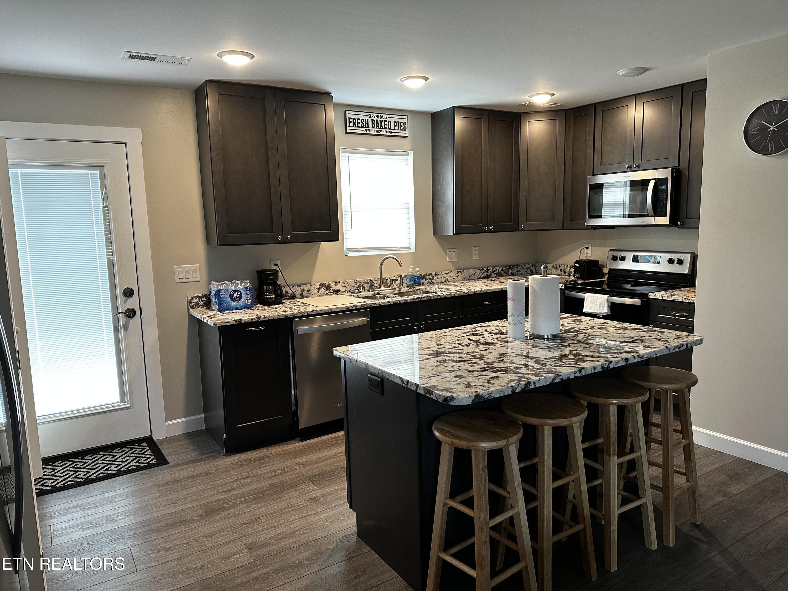1065 Valley Home Road Dandridge TN 37725