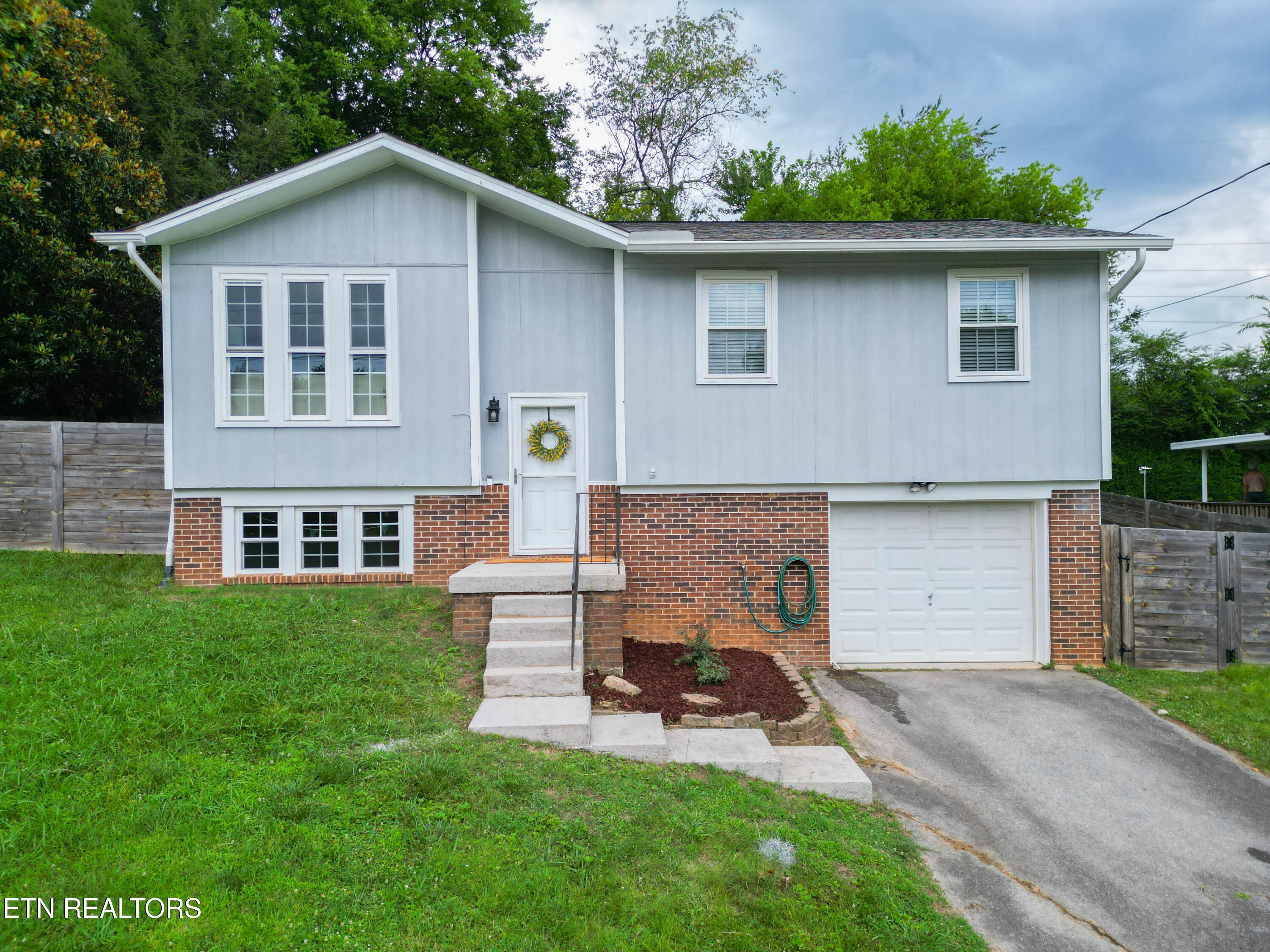 6105 Travis Drive Knoxville TN 37921