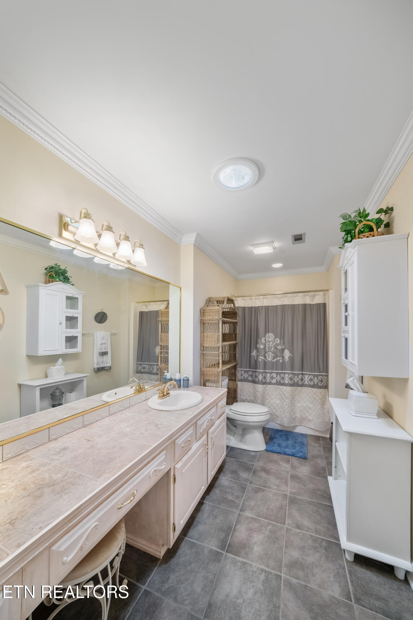 3413 Commodore Point Knoxville TN 37922