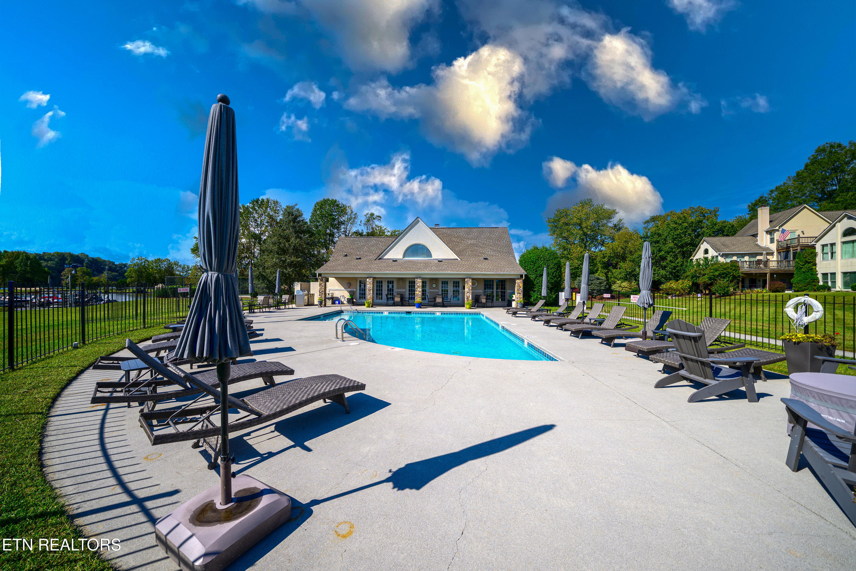 3413 Commodore Point Knoxville TN 37922