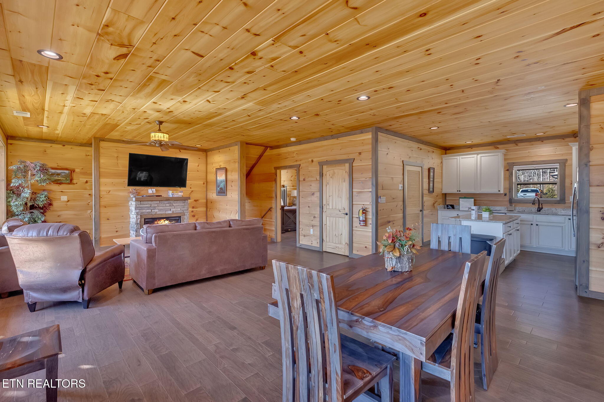 4541 Shangrila Way Sevierville TN 37876