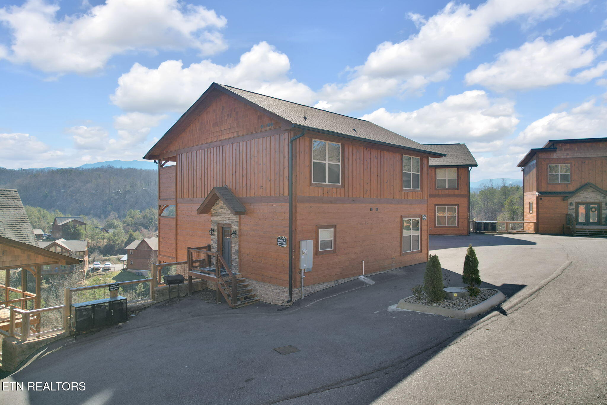 4541 Shangrila Way Sevierville TN 37876