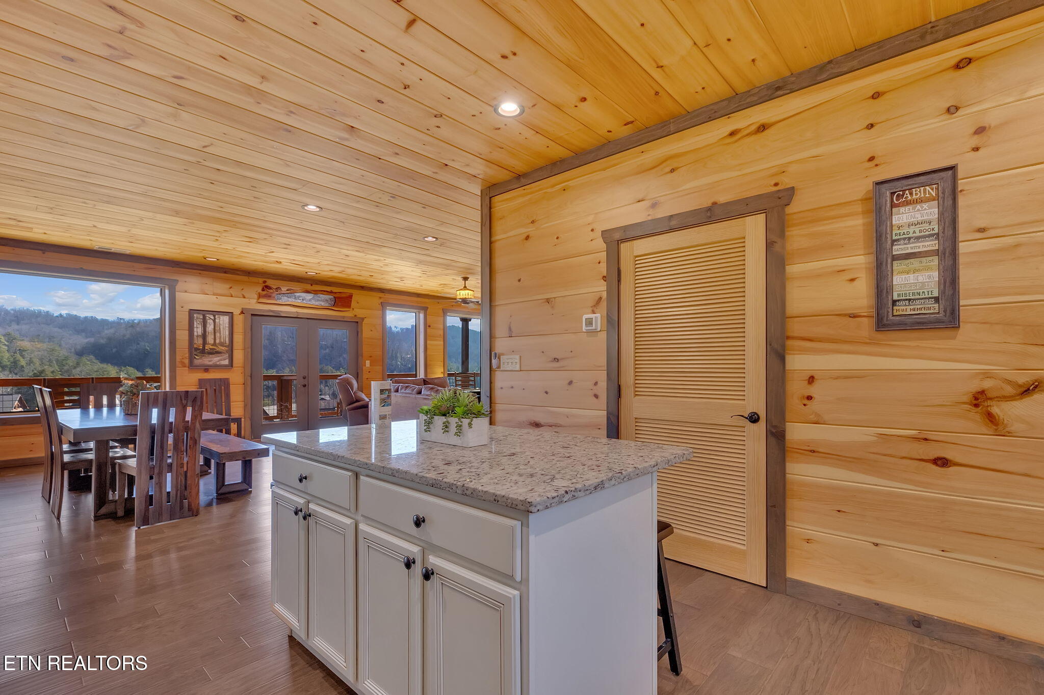 4541 Shangrila Way Sevierville TN 37876