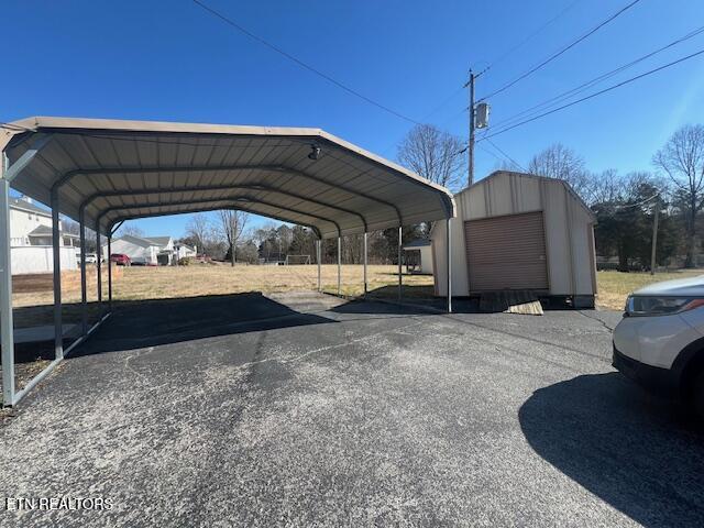 205 Hickory Lane Jacksboro TN 37757