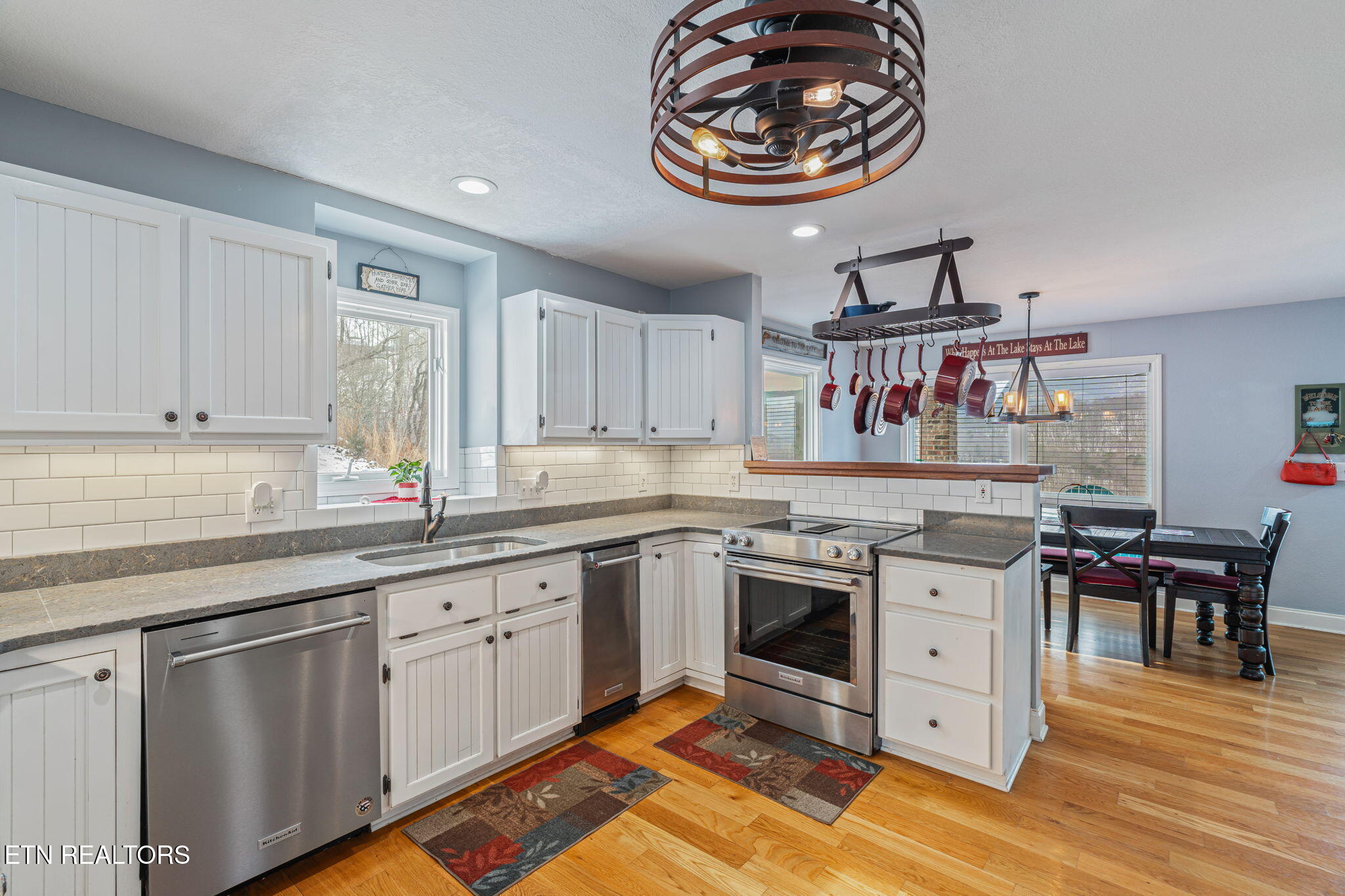 1368 N Shorewood Lane Caryville TN 37714