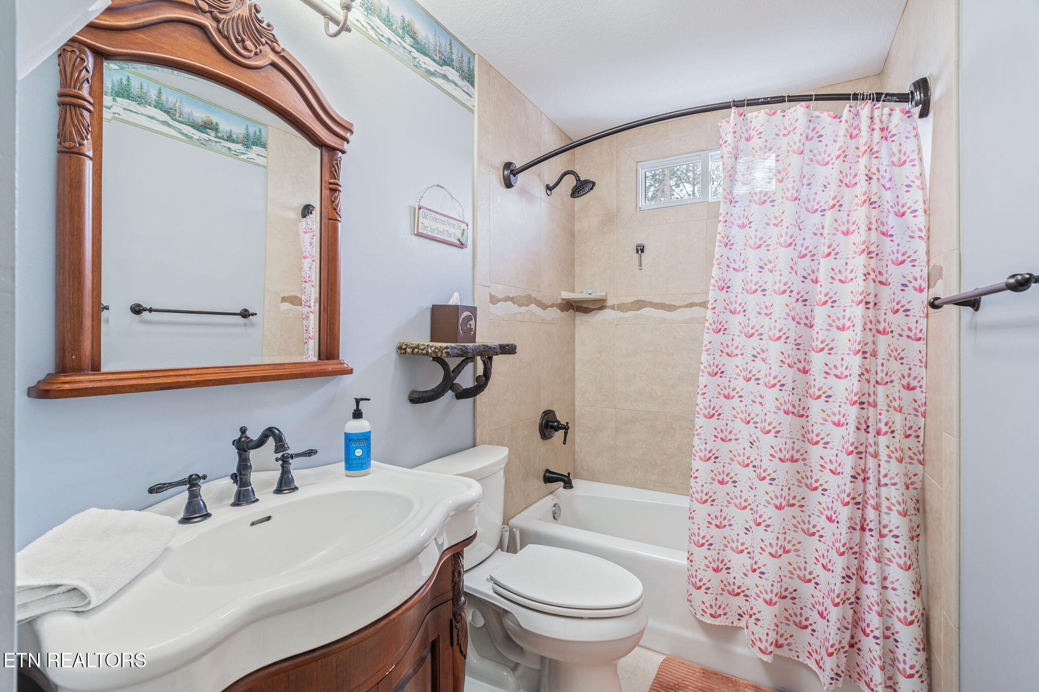 1368 N Shorewood Lane Caryville TN 37714