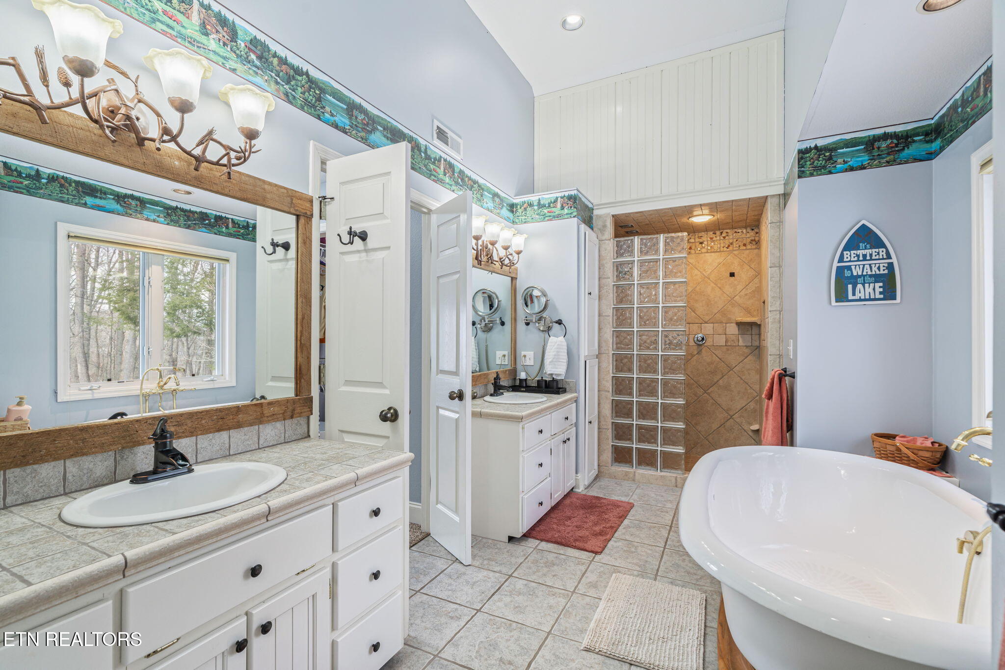 1368 N Shorewood Lane Caryville TN 37714