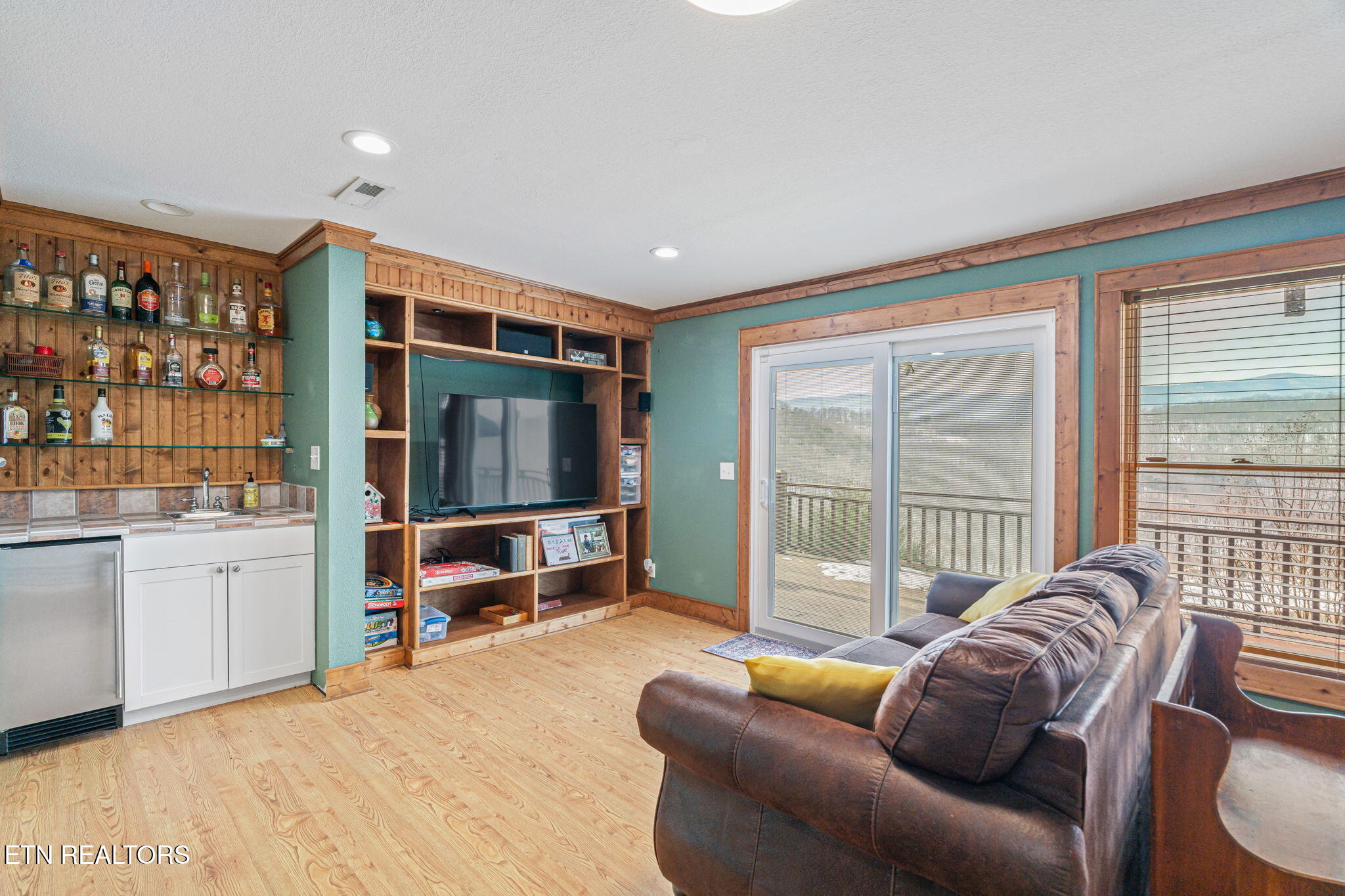 1368 N Shorewood Lane Caryville TN 37714