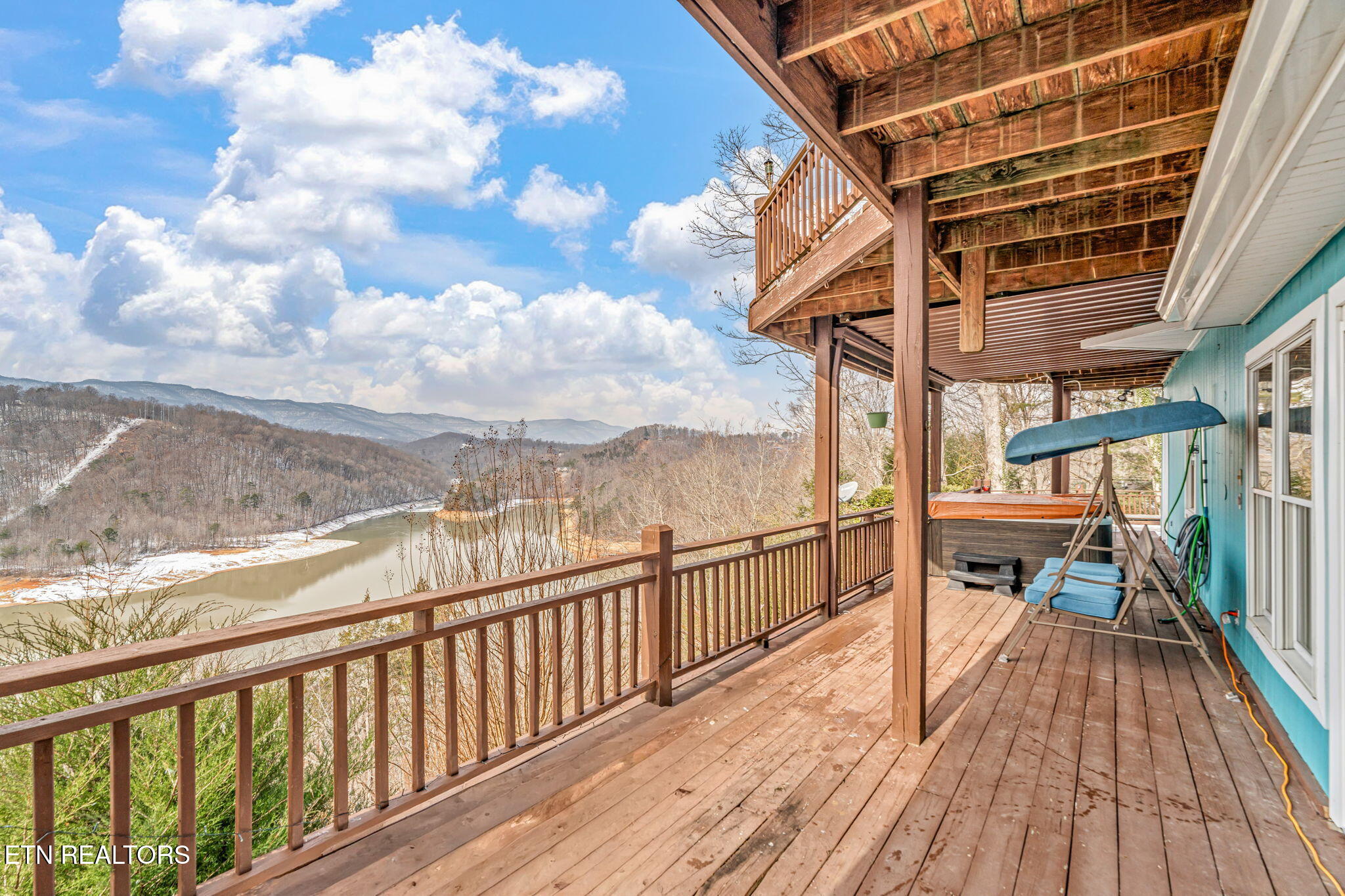 1368 N Shorewood Lane Caryville TN 37714