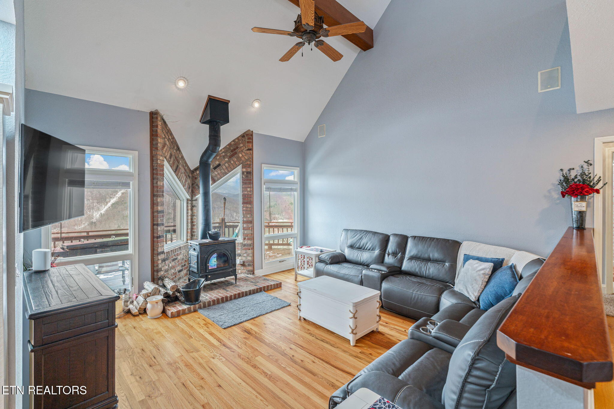 1368 N Shorewood Lane Caryville TN 37714