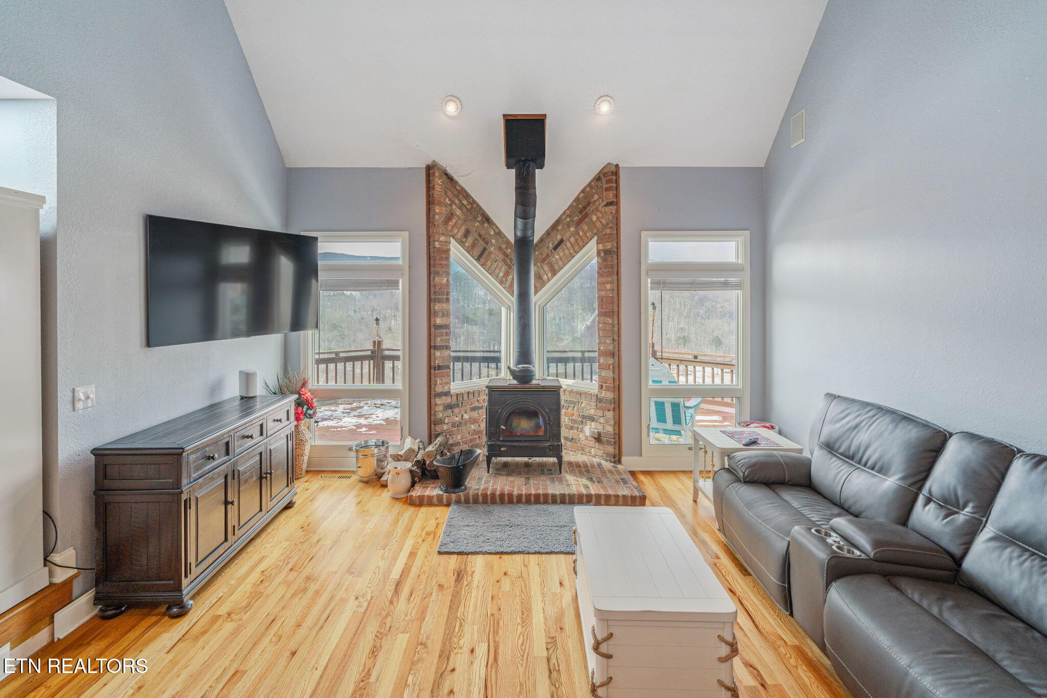 1368 N Shorewood Lane Caryville TN 37714