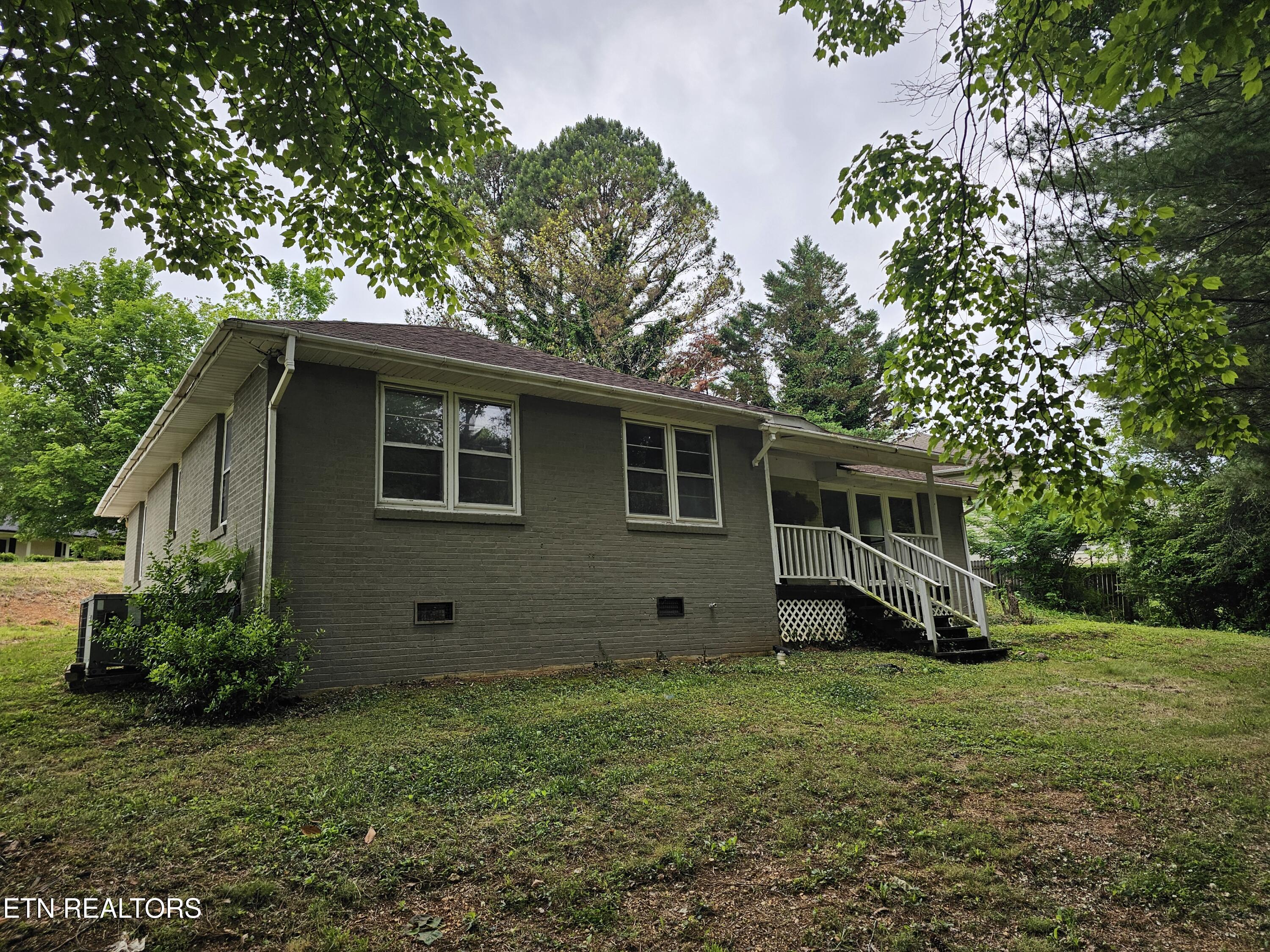700 Lakeview Drive Loudon TN 37774