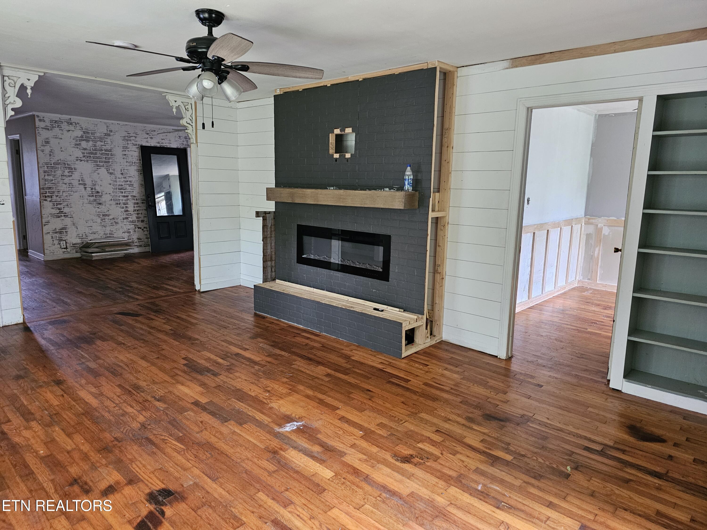 700 Lakeview Drive Loudon TN 37774