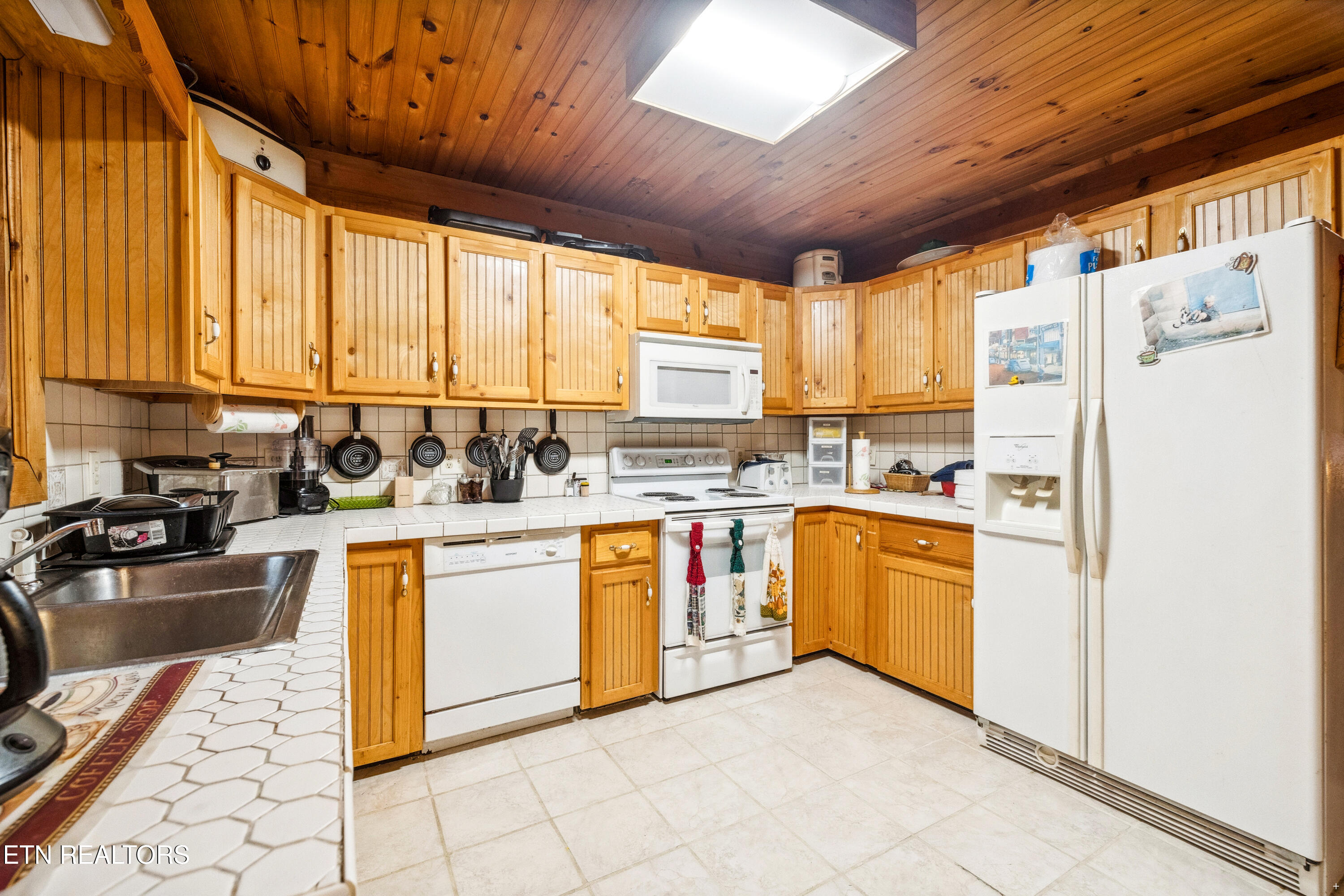 930 Wilderness Trail Oneida TN 37841