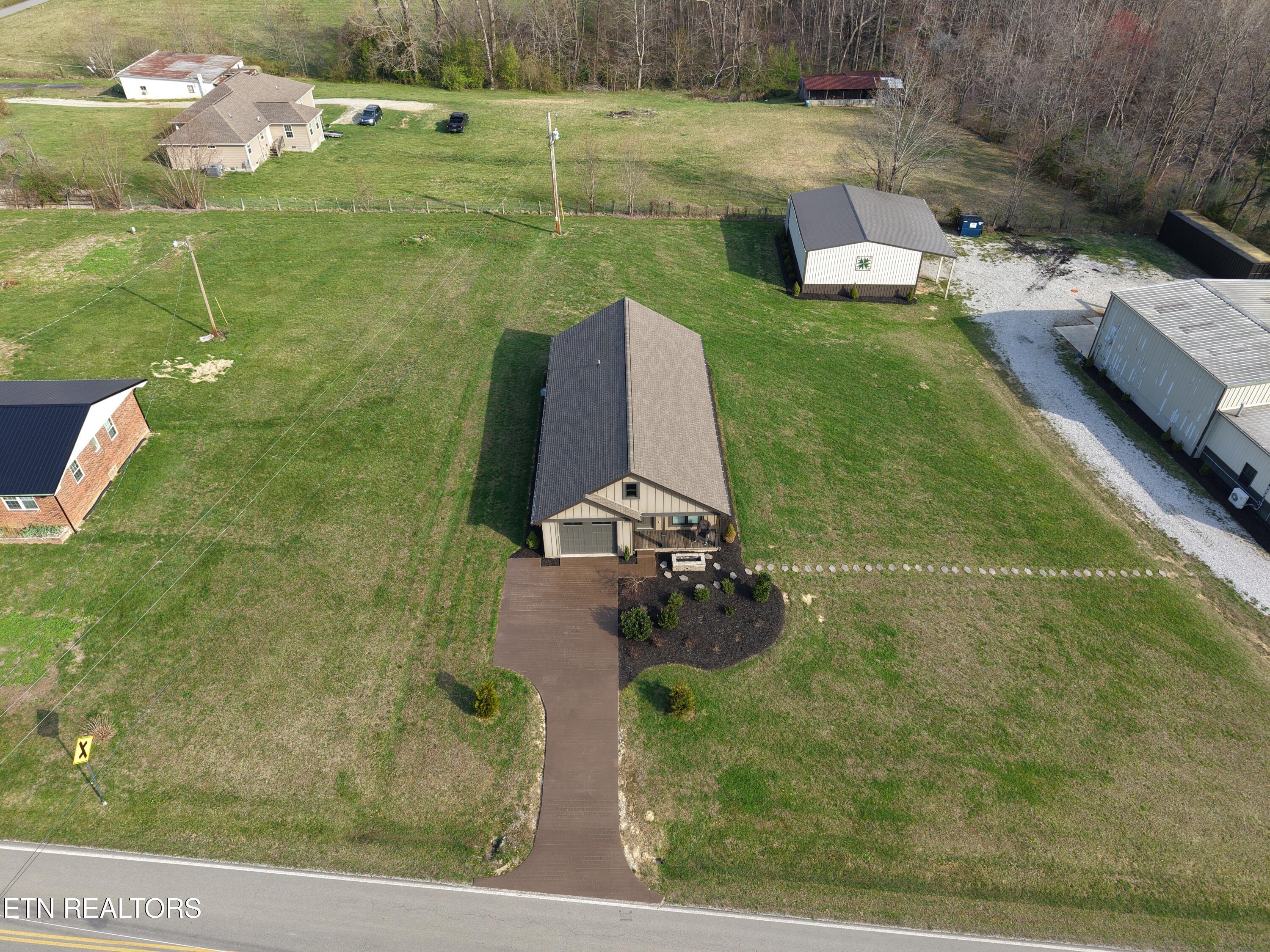 1021 Pleasant Grove Road Winfield TN 37892