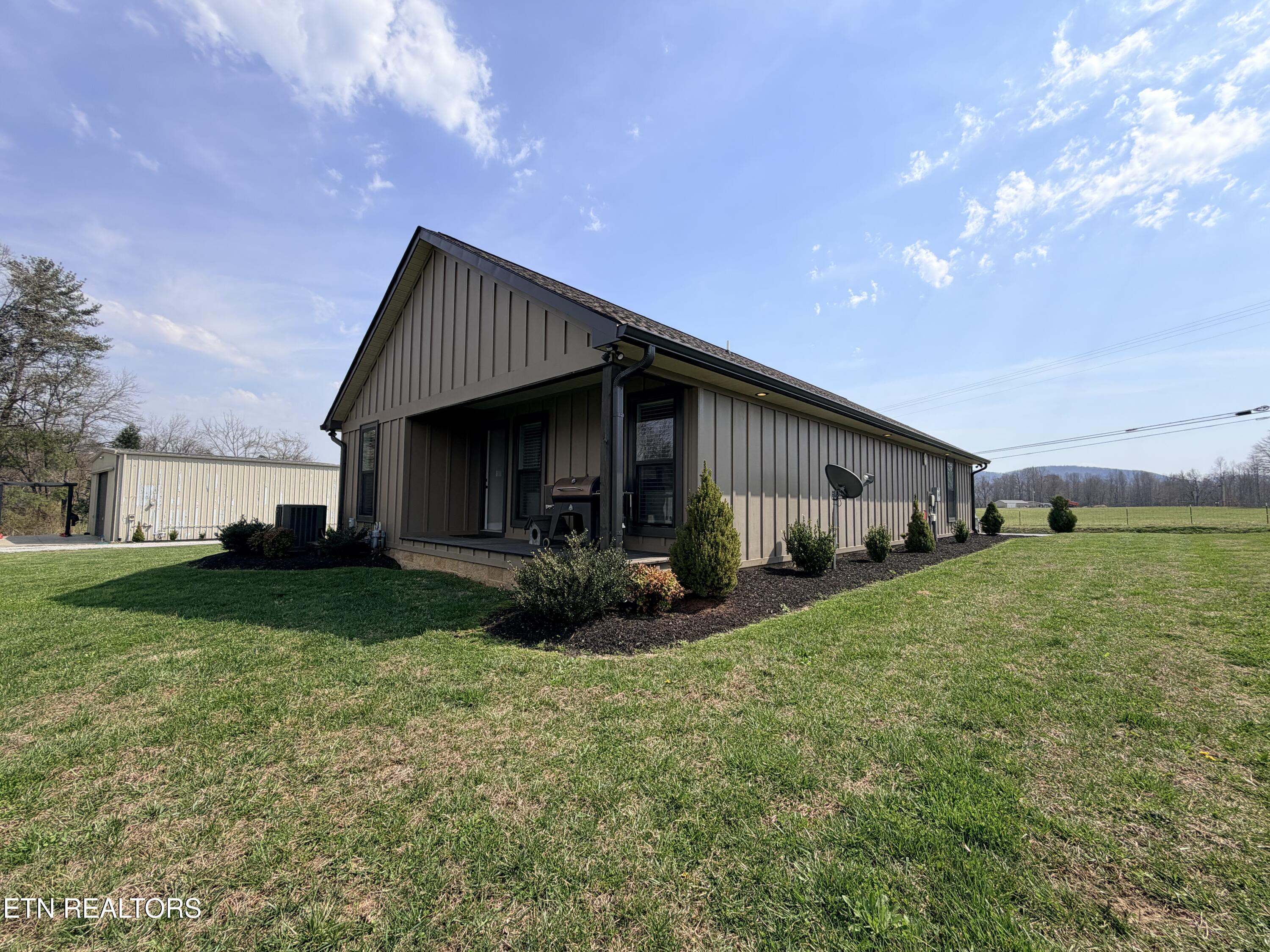 1021 Pleasant Grove Road Winfield TN 37892