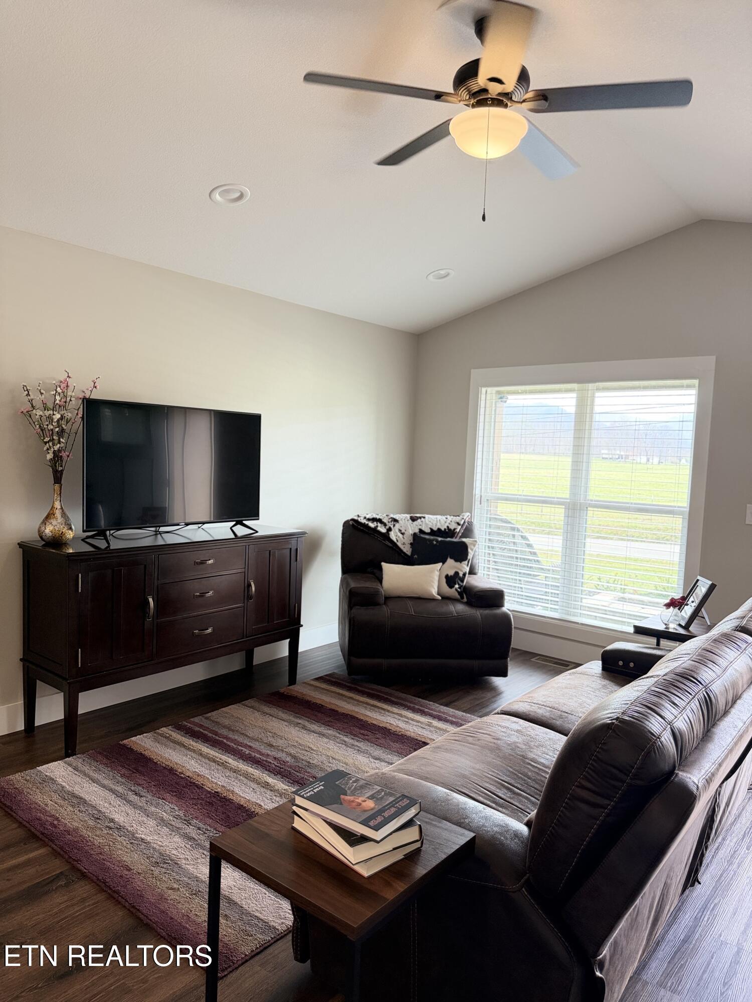 1021 Pleasant Grove Road Winfield TN 37892