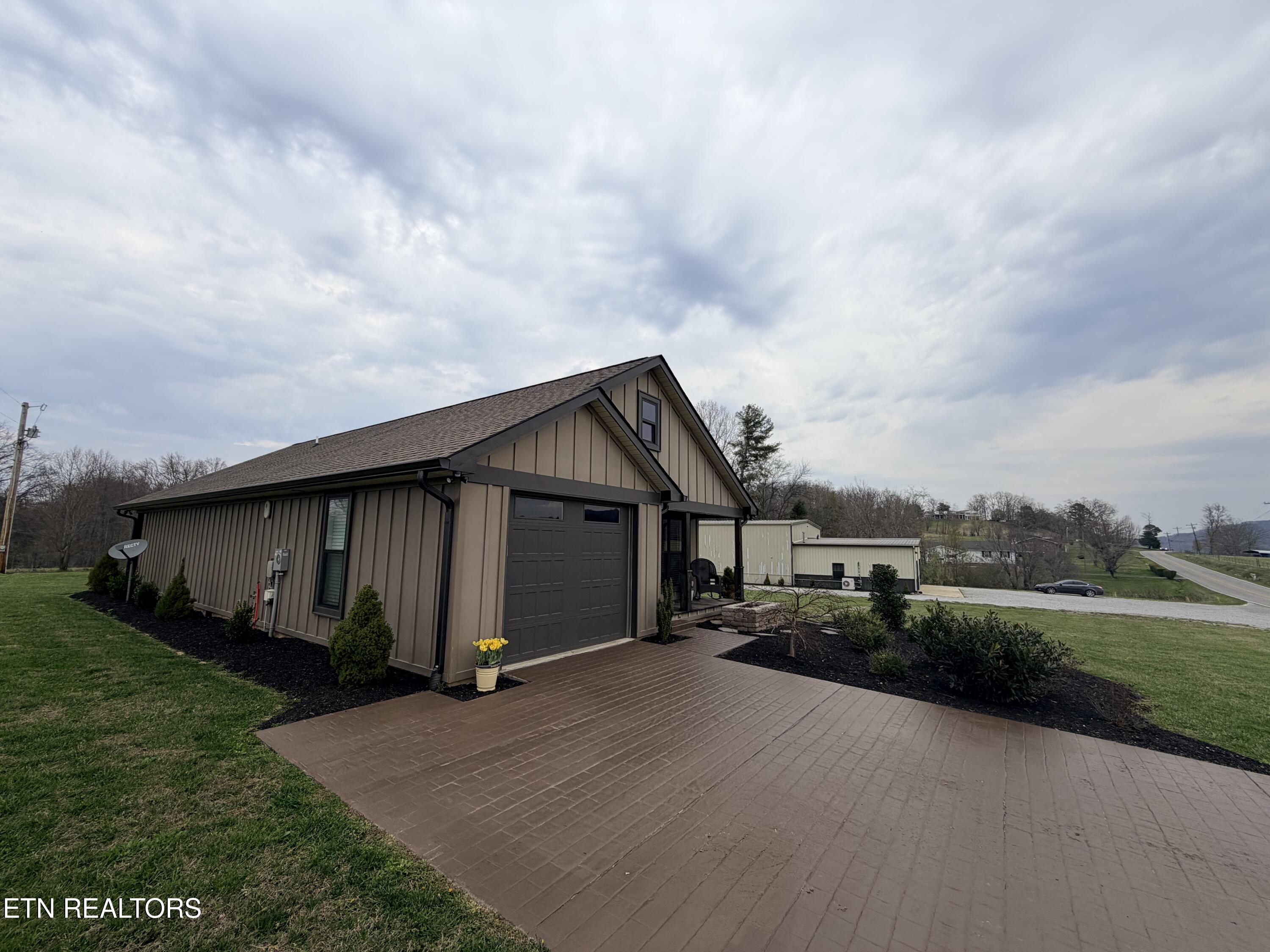 1021 Pleasant Grove Road Winfield TN 37892