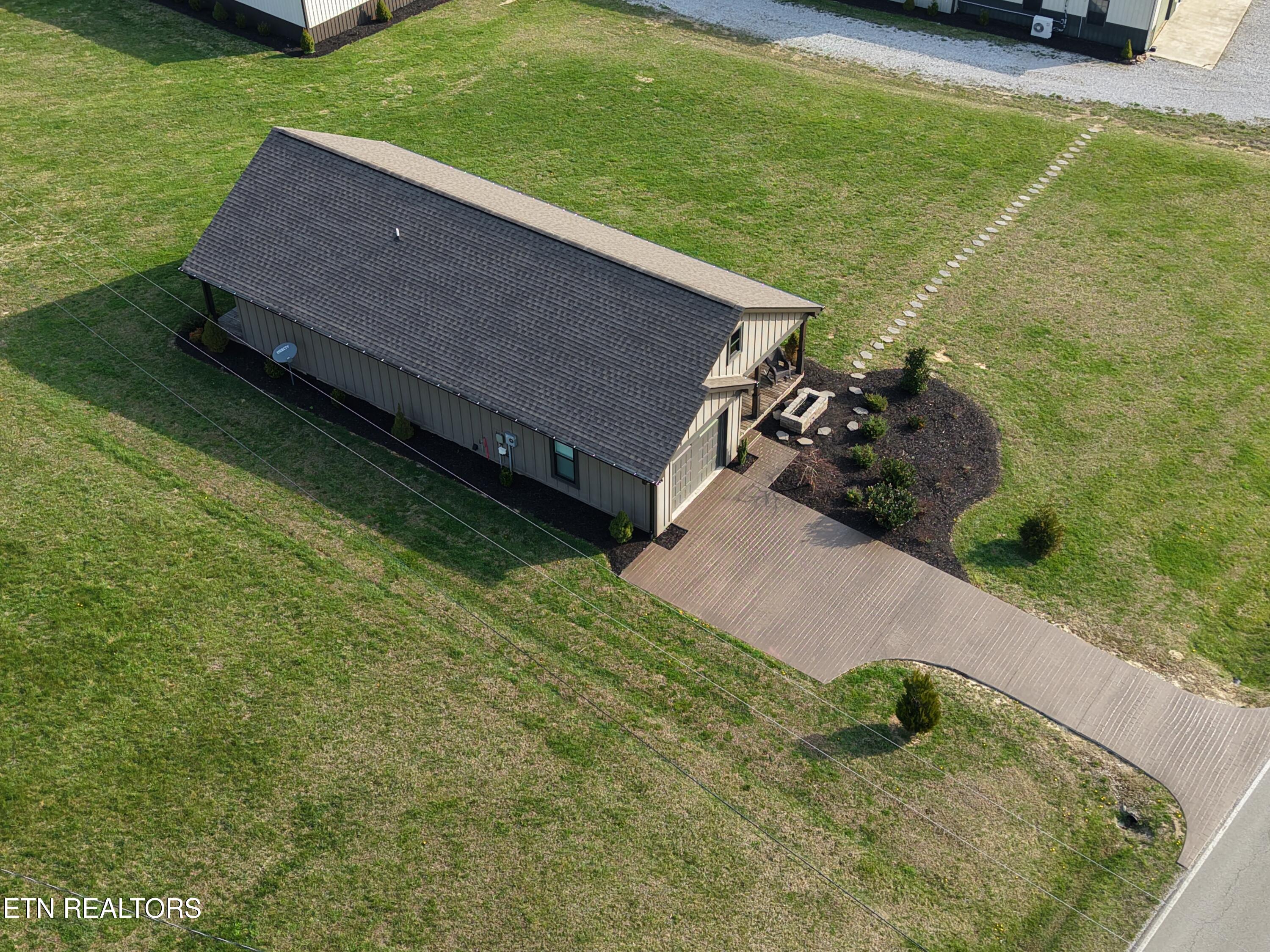 1021 Pleasant Grove Road Winfield TN 37892