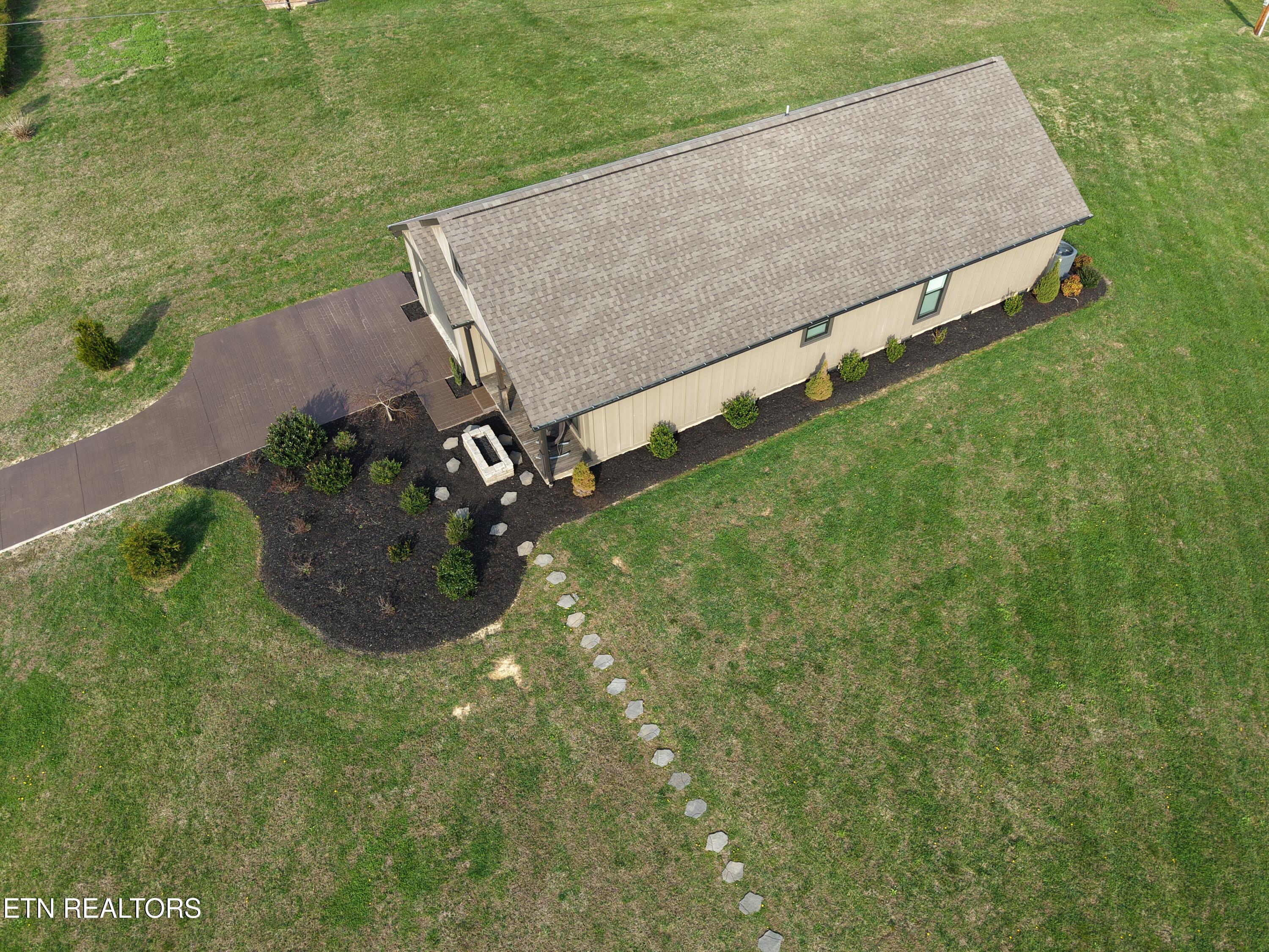 1021 Pleasant Grove Road Winfield TN 37892