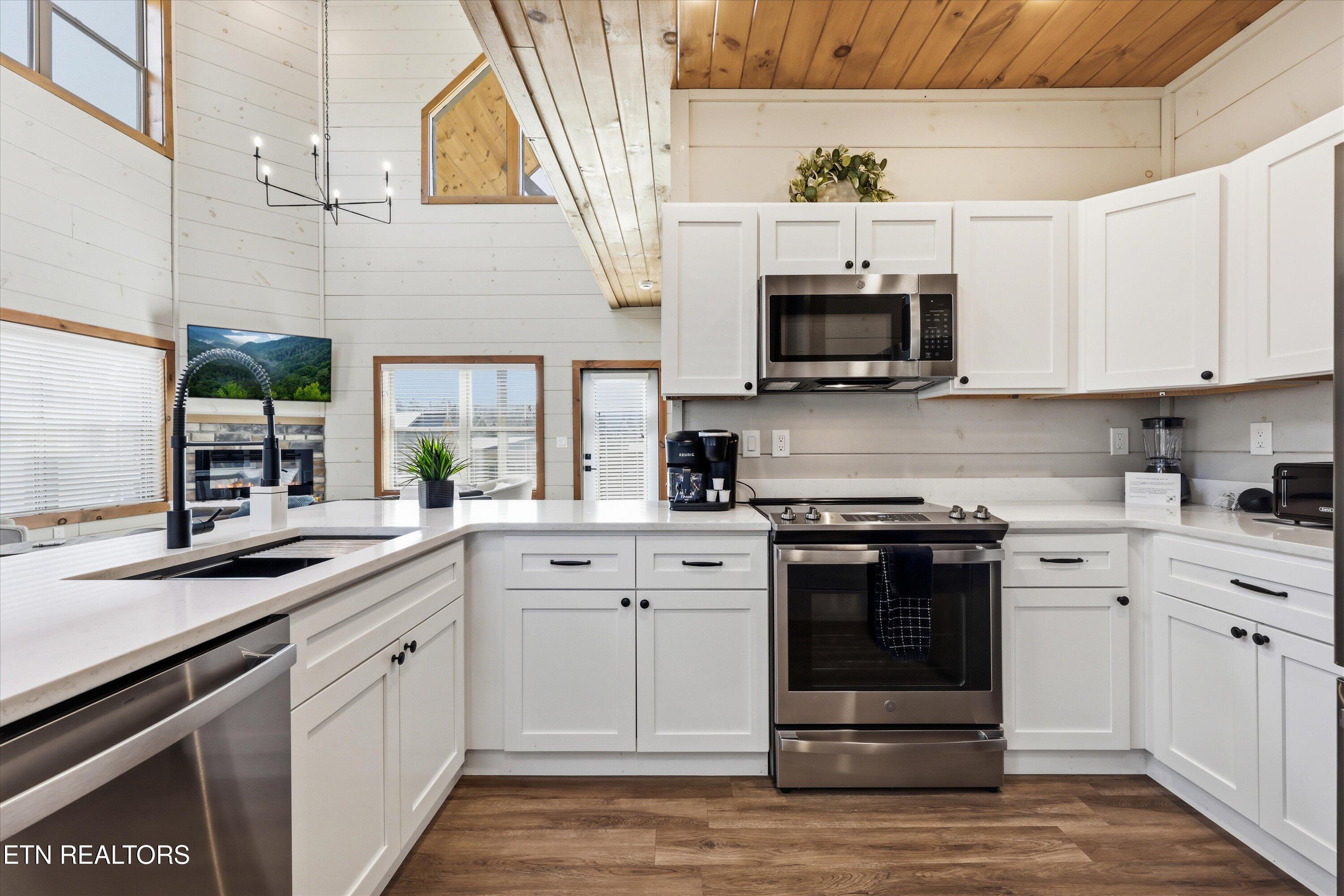 2872 Sequoia Road Pigeon Forge TN 37863