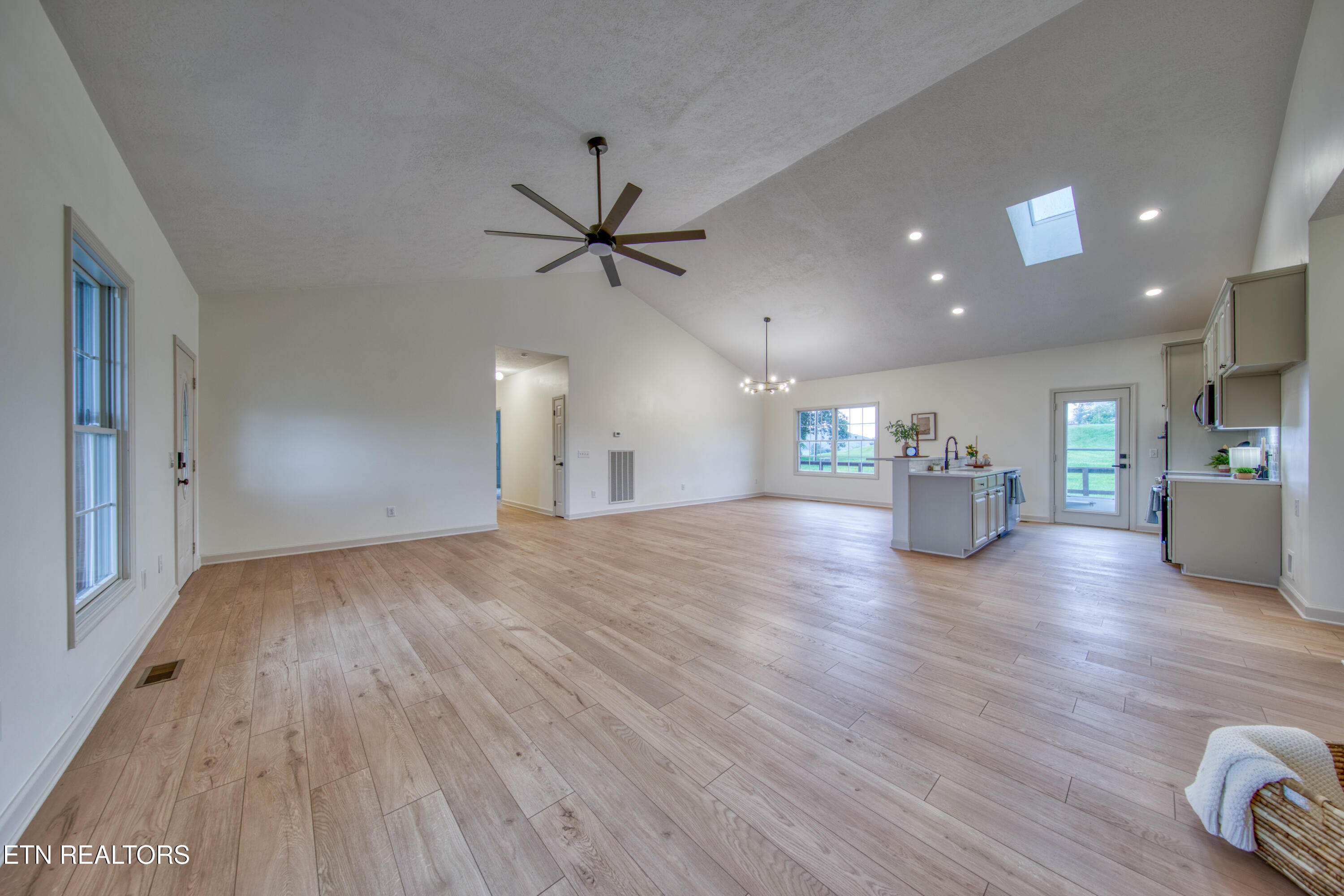 131 El Sara Drive New Tazewell TN 37825