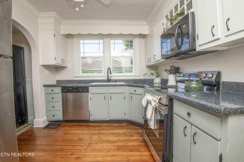 1718 Spring Street Powell TN 37849